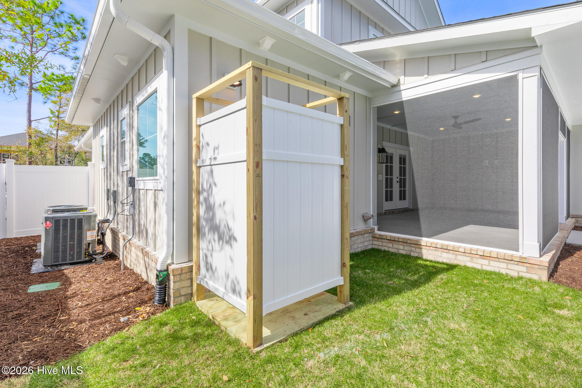 100516675 | Photo 80