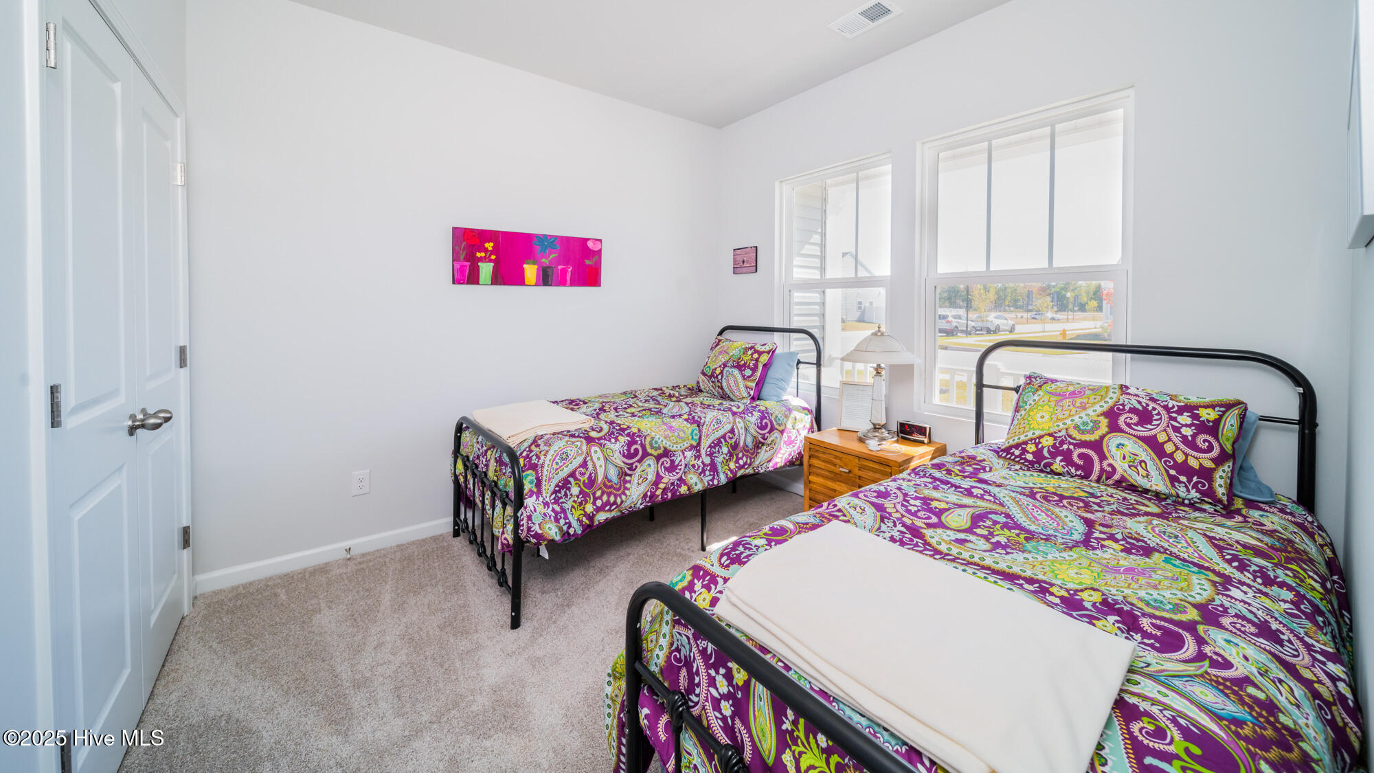 100537788 | Photo 11