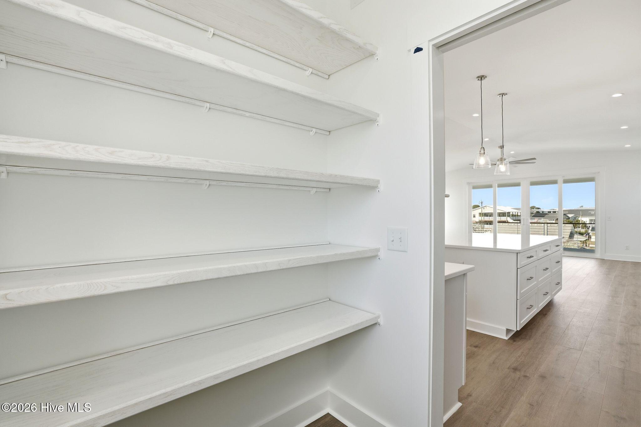 100558491 | Photo 27