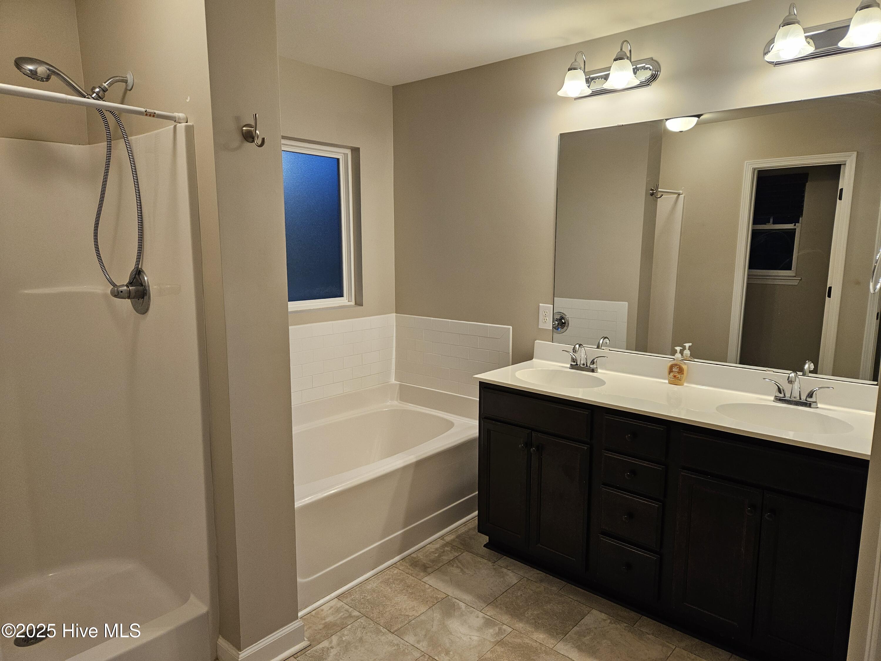 100539079 | Photo 17