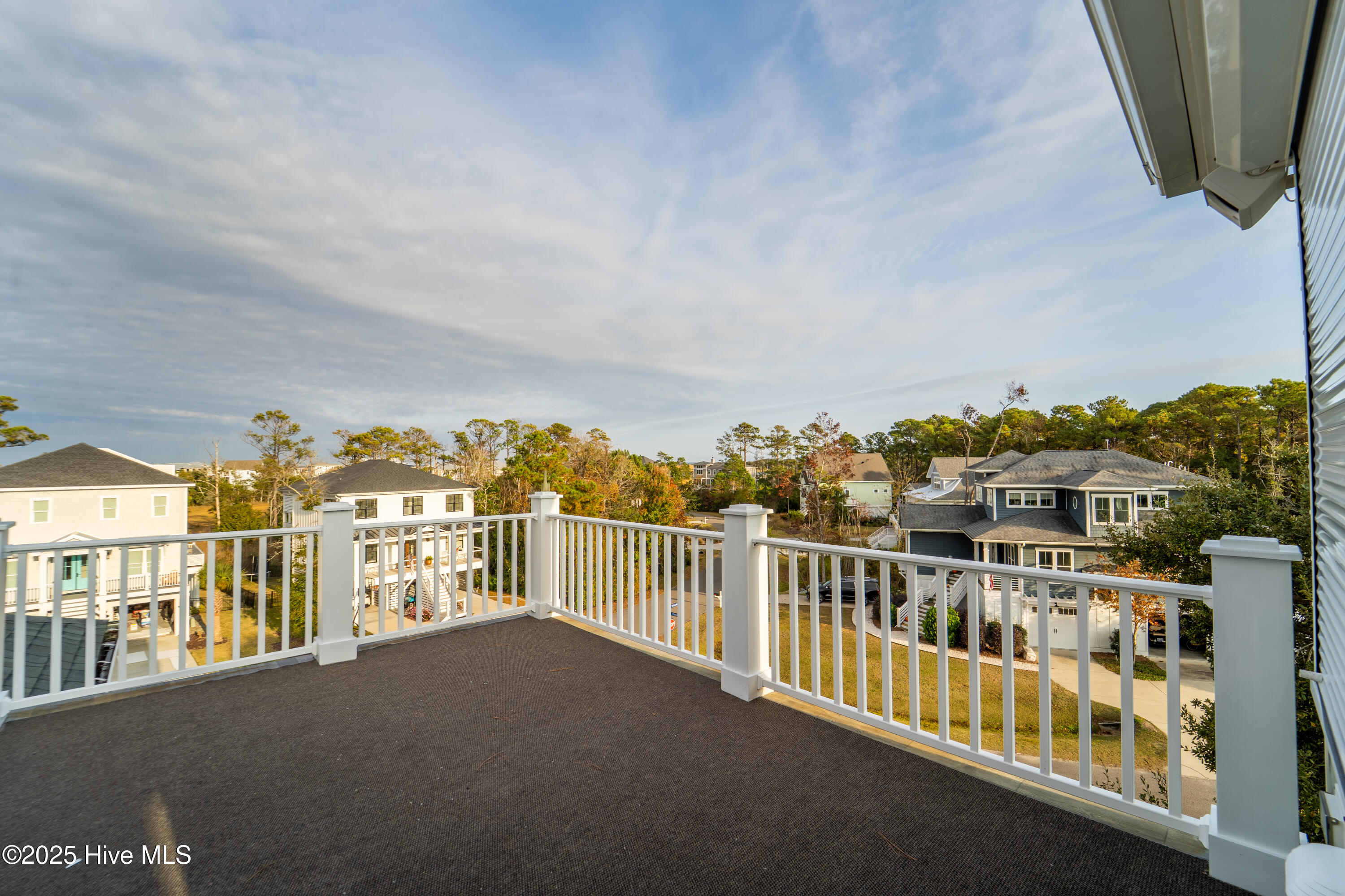 100544642 | Photo 48