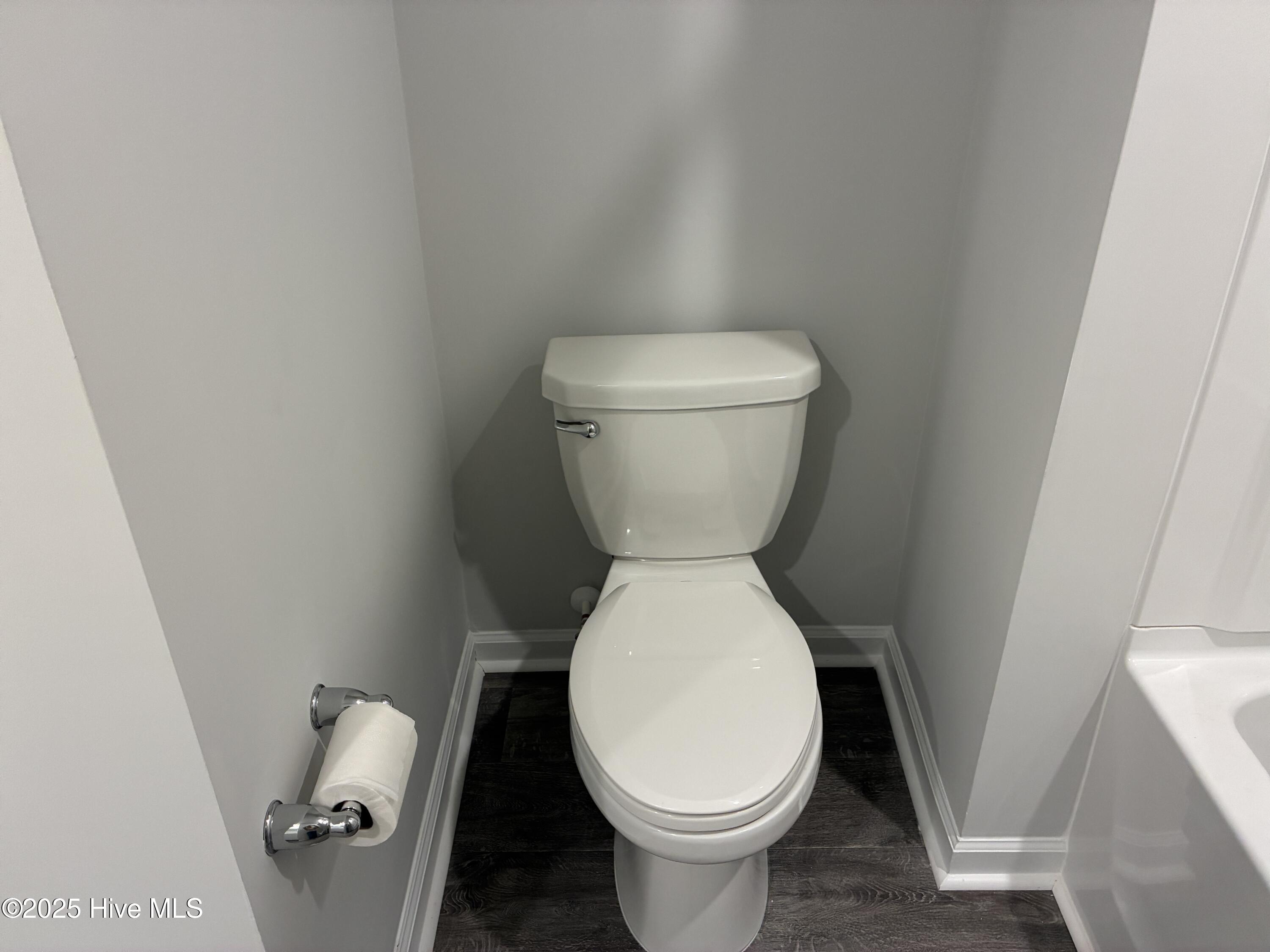 100569016 | Photo 34