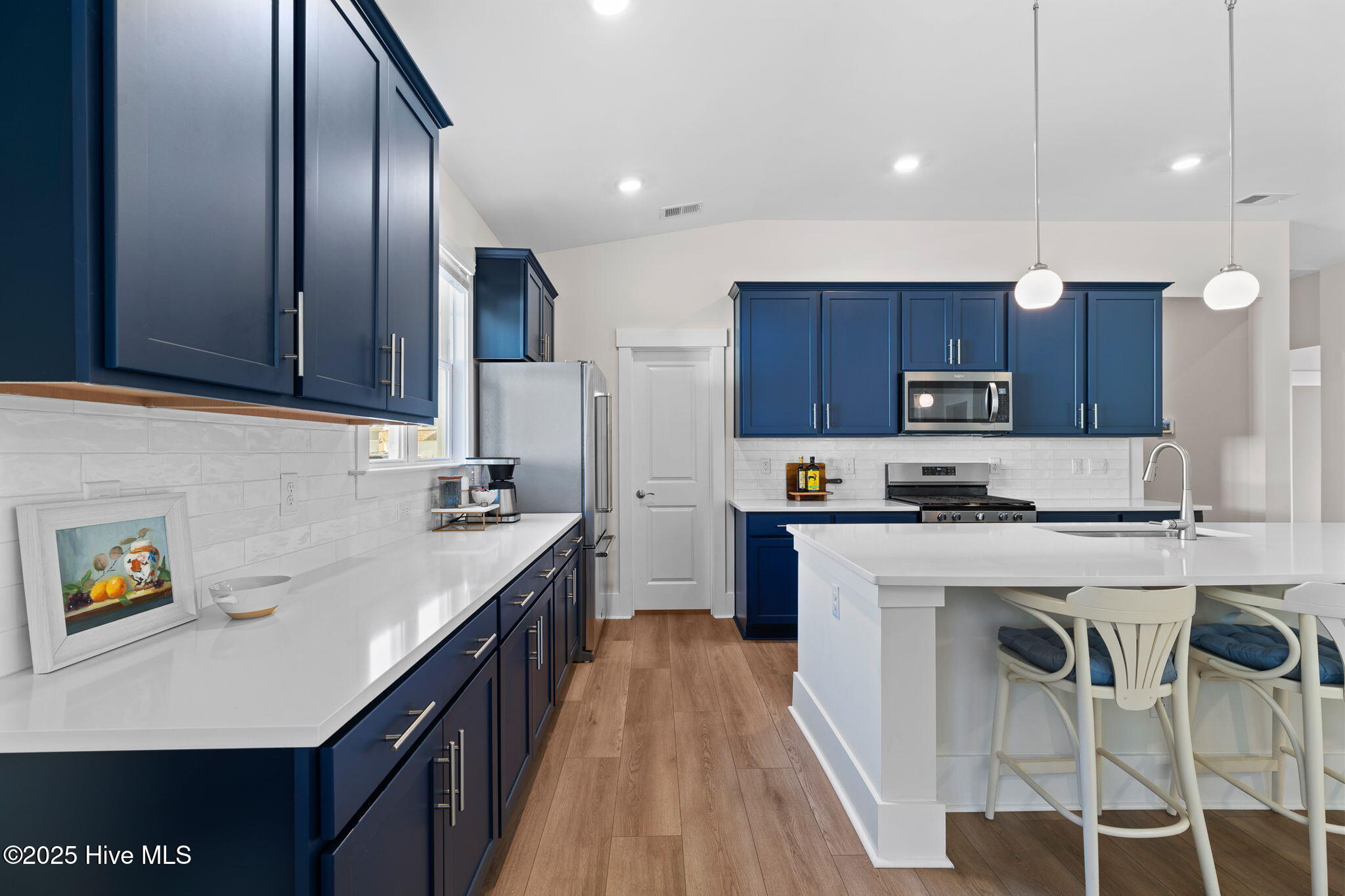 100534721 | Photo 12