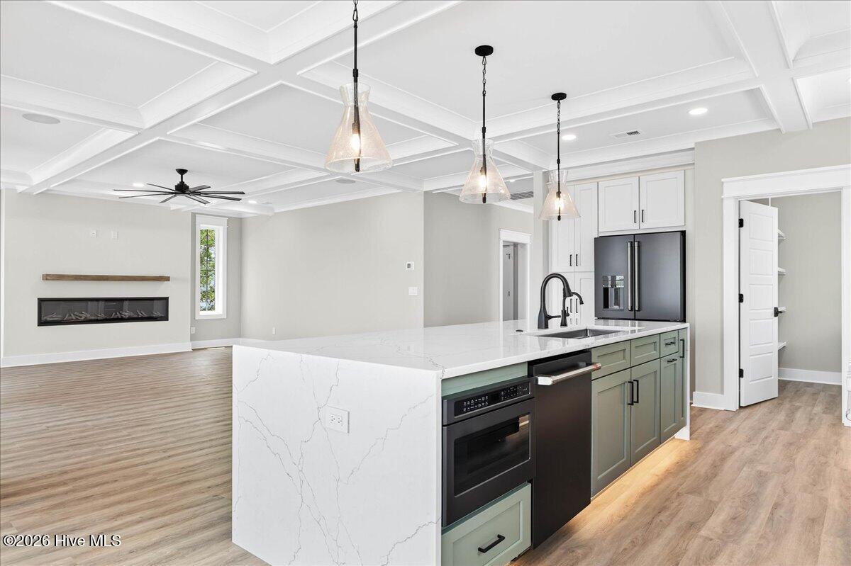 100562322 | Photo 41