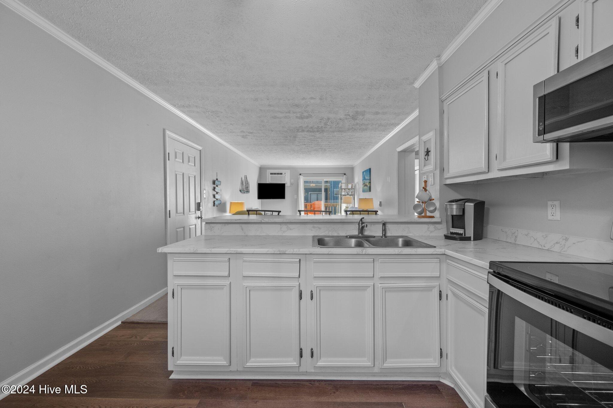 100480153 | Photo 16