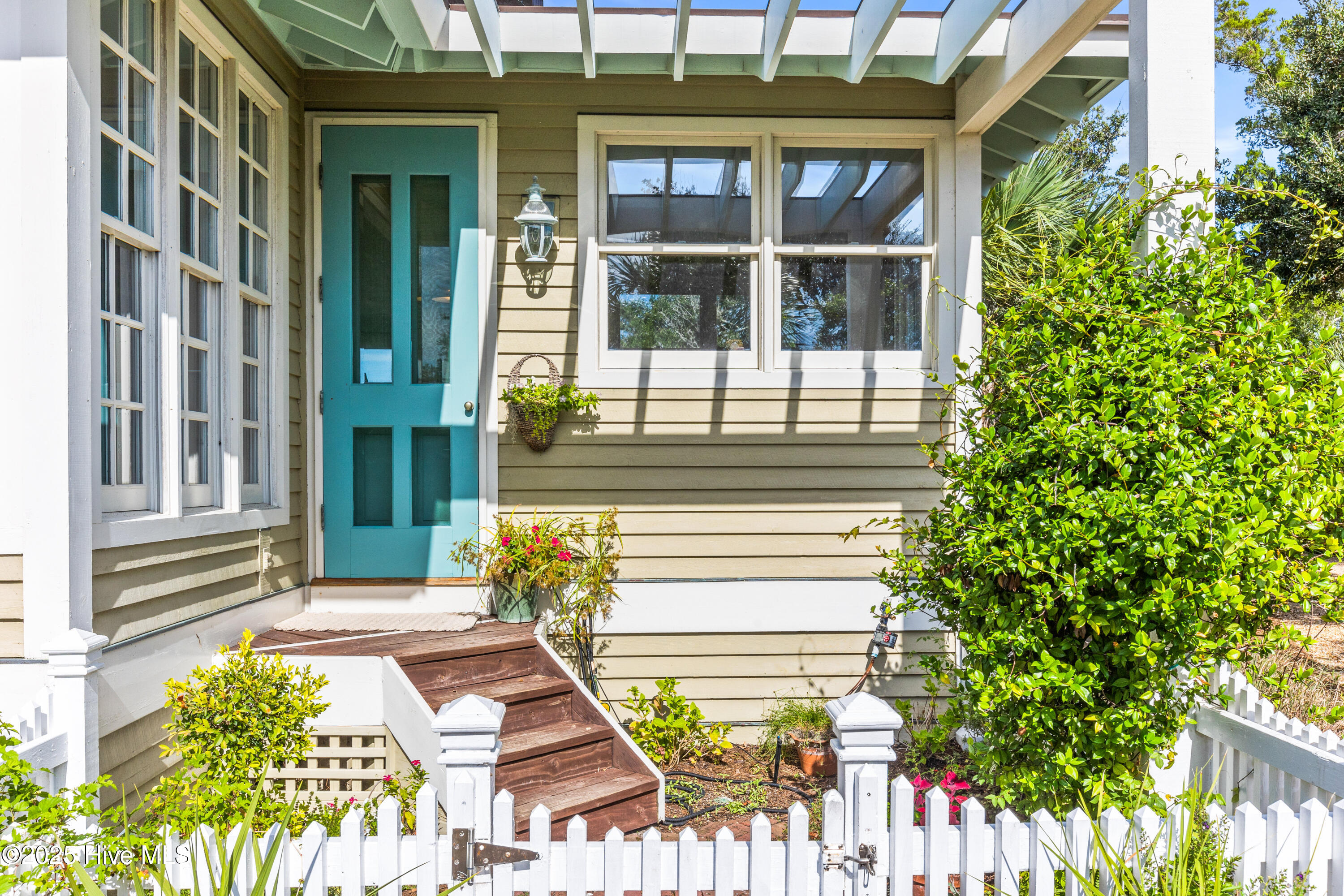 100531454 | Photo 94