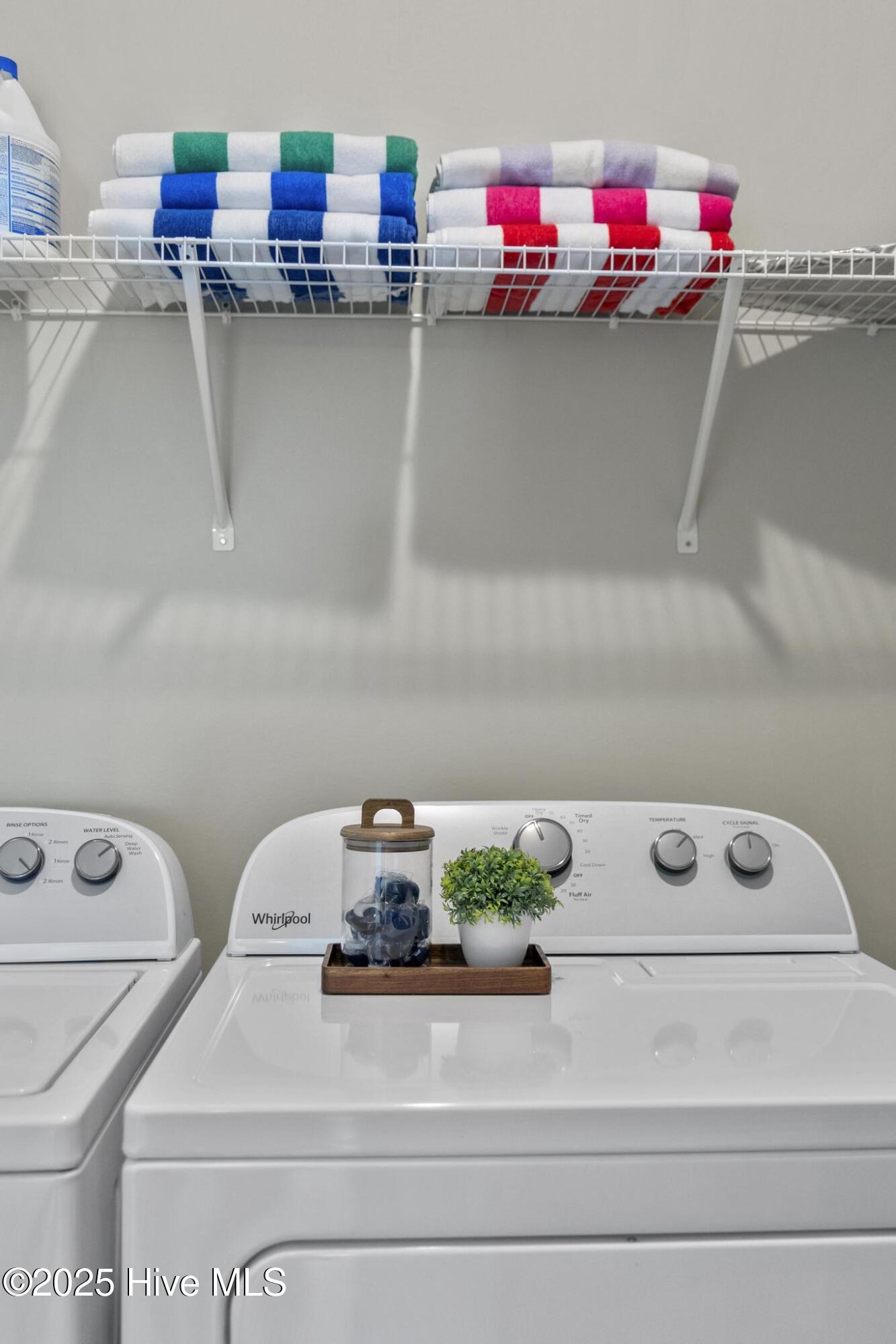 100498543 | Photo 90