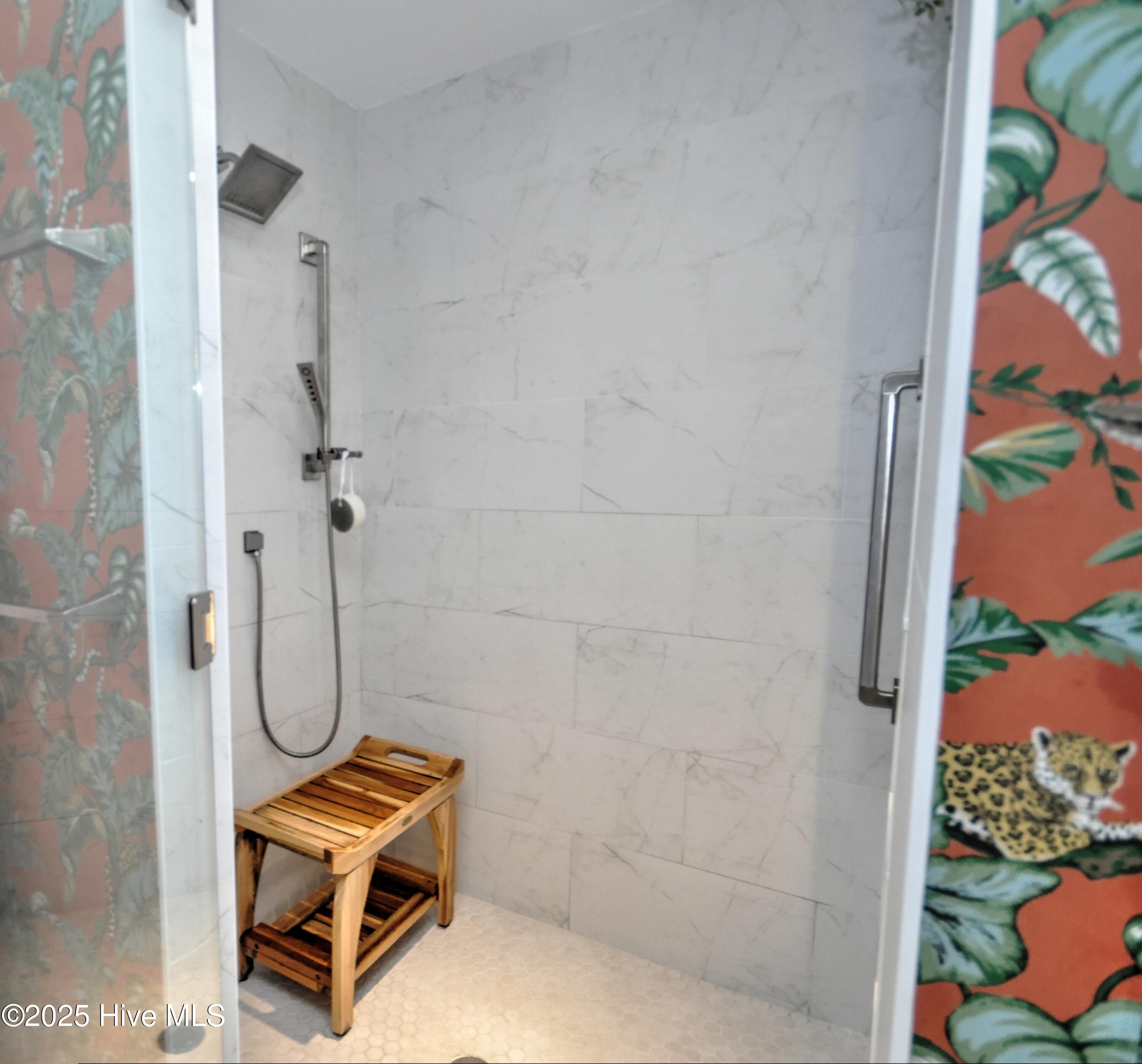 100537753 | Photo 39