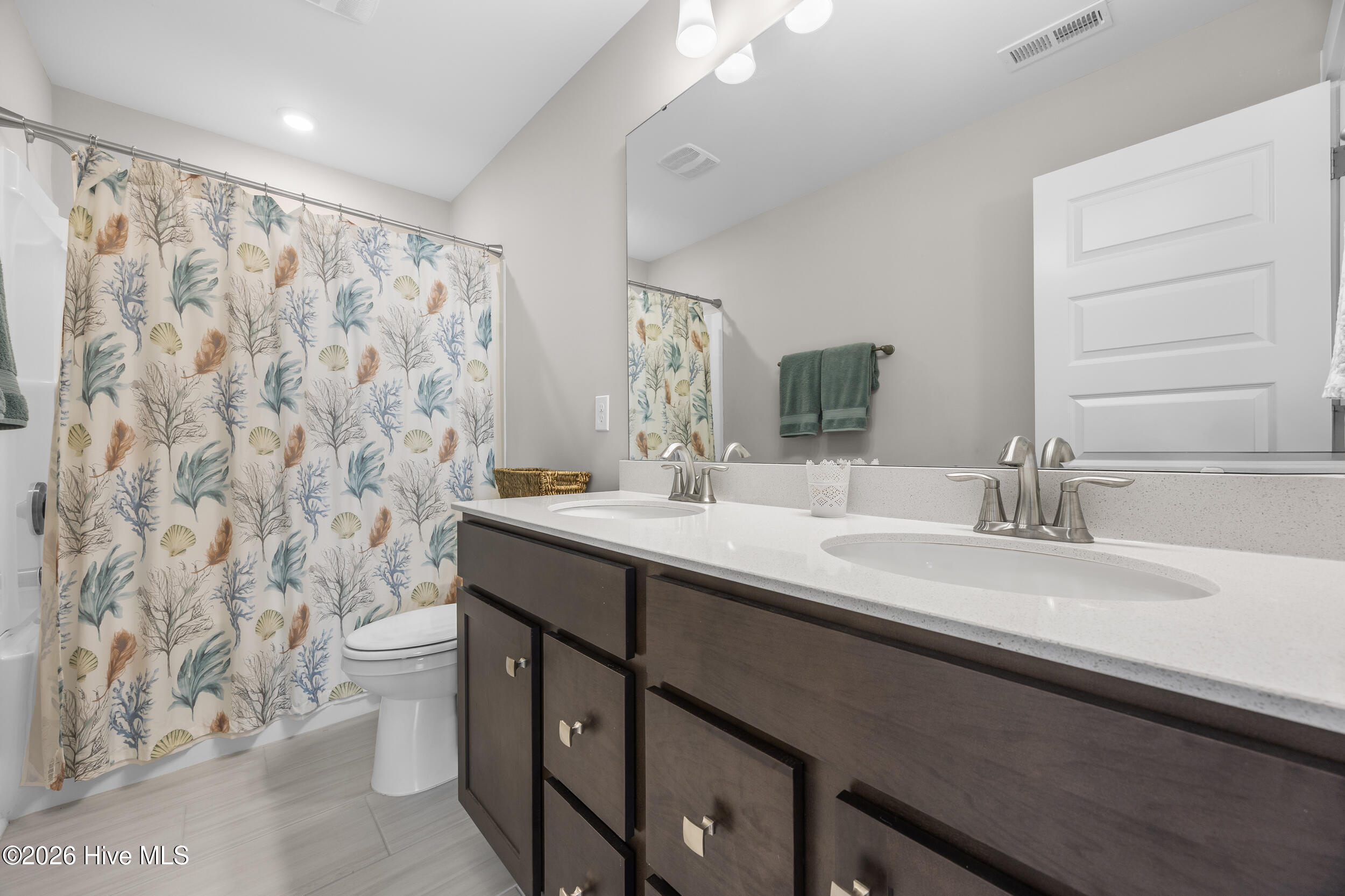 100561279 | Photo 22