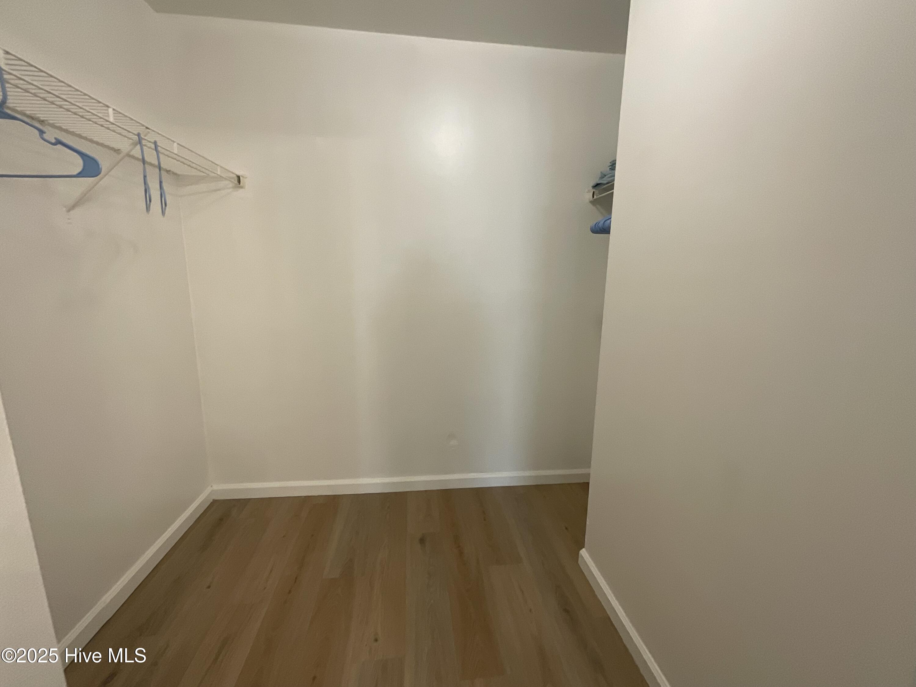 100545677 | Photo 10