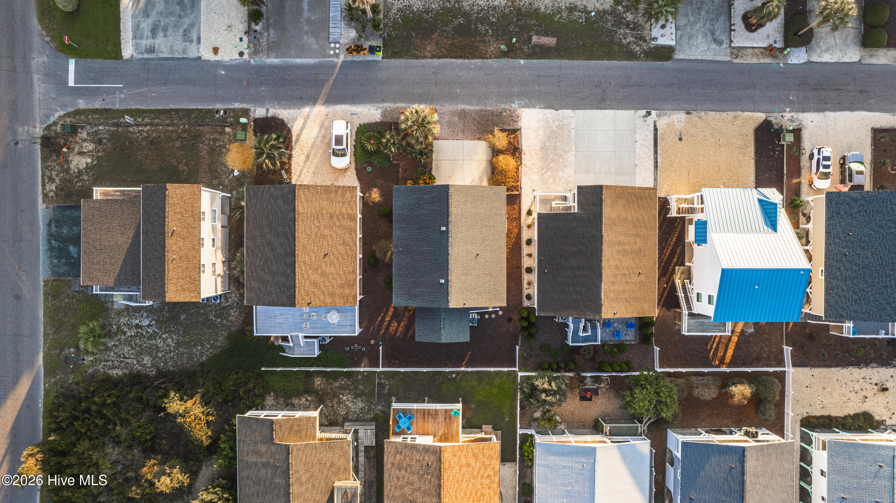 100563076 | Photo 40