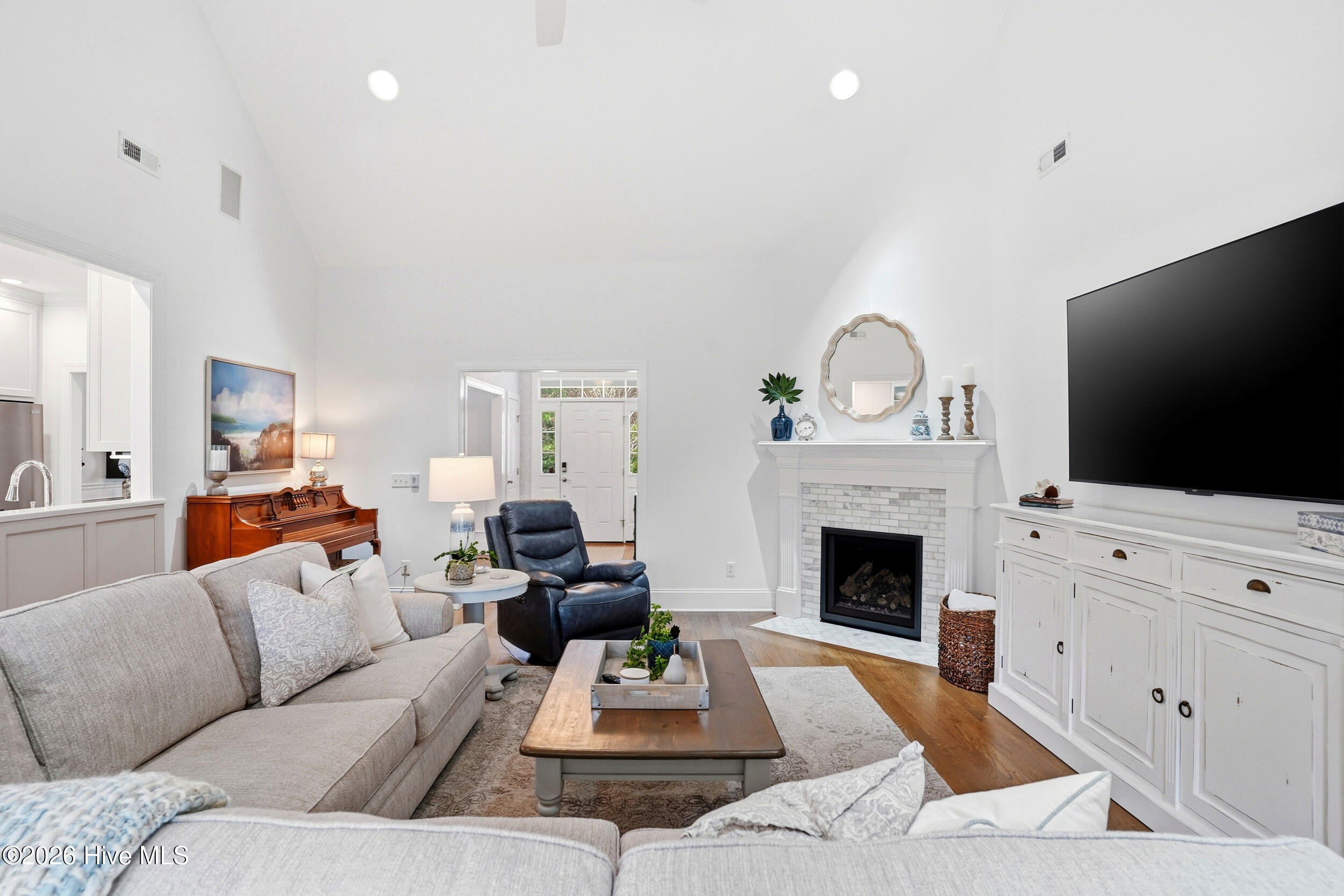 100551601 | Photo 12