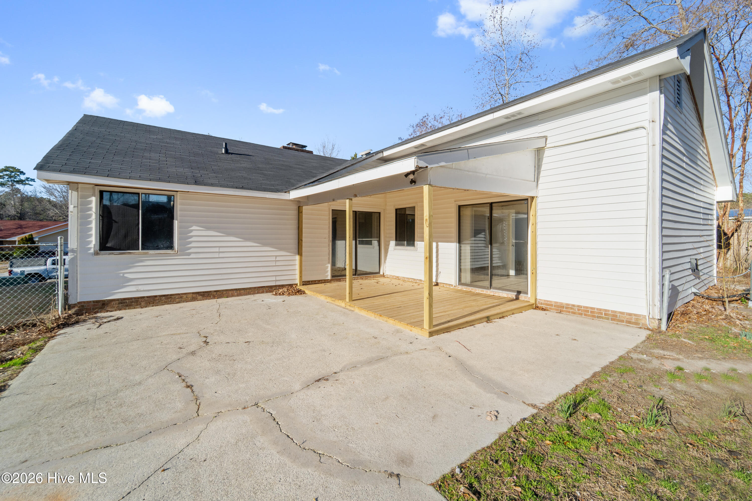 100543463 | Photo 16