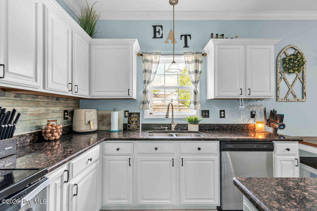 100567733 | Photo 11