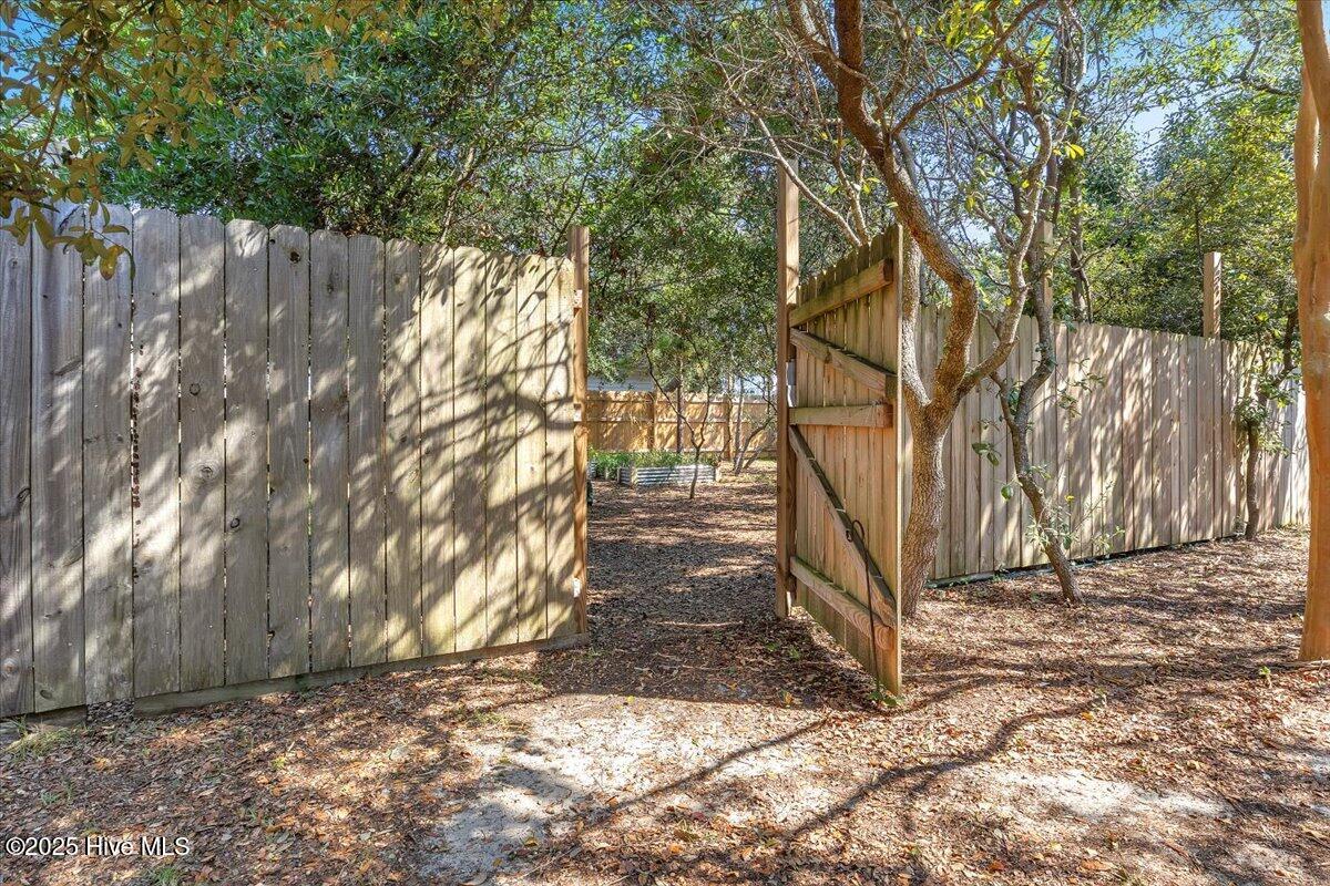 100532549 | Photo 36