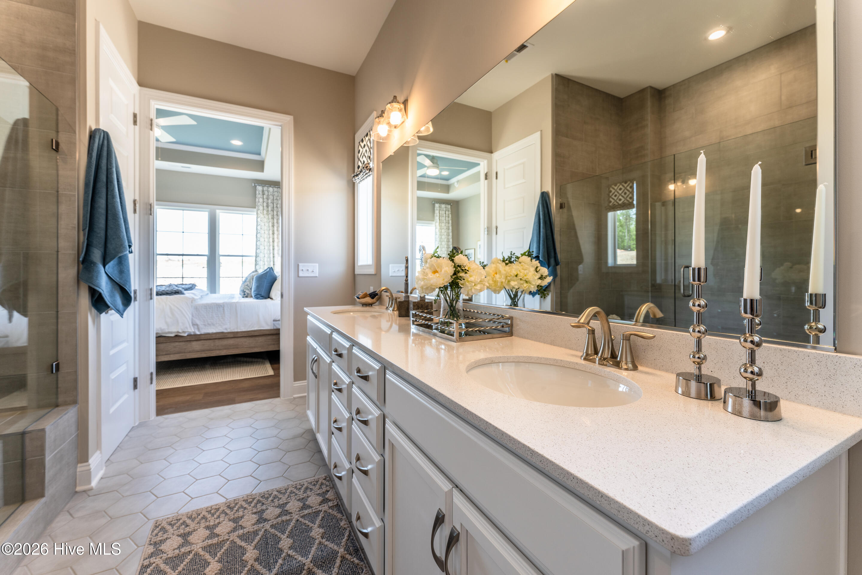 100568461 | Photo 18