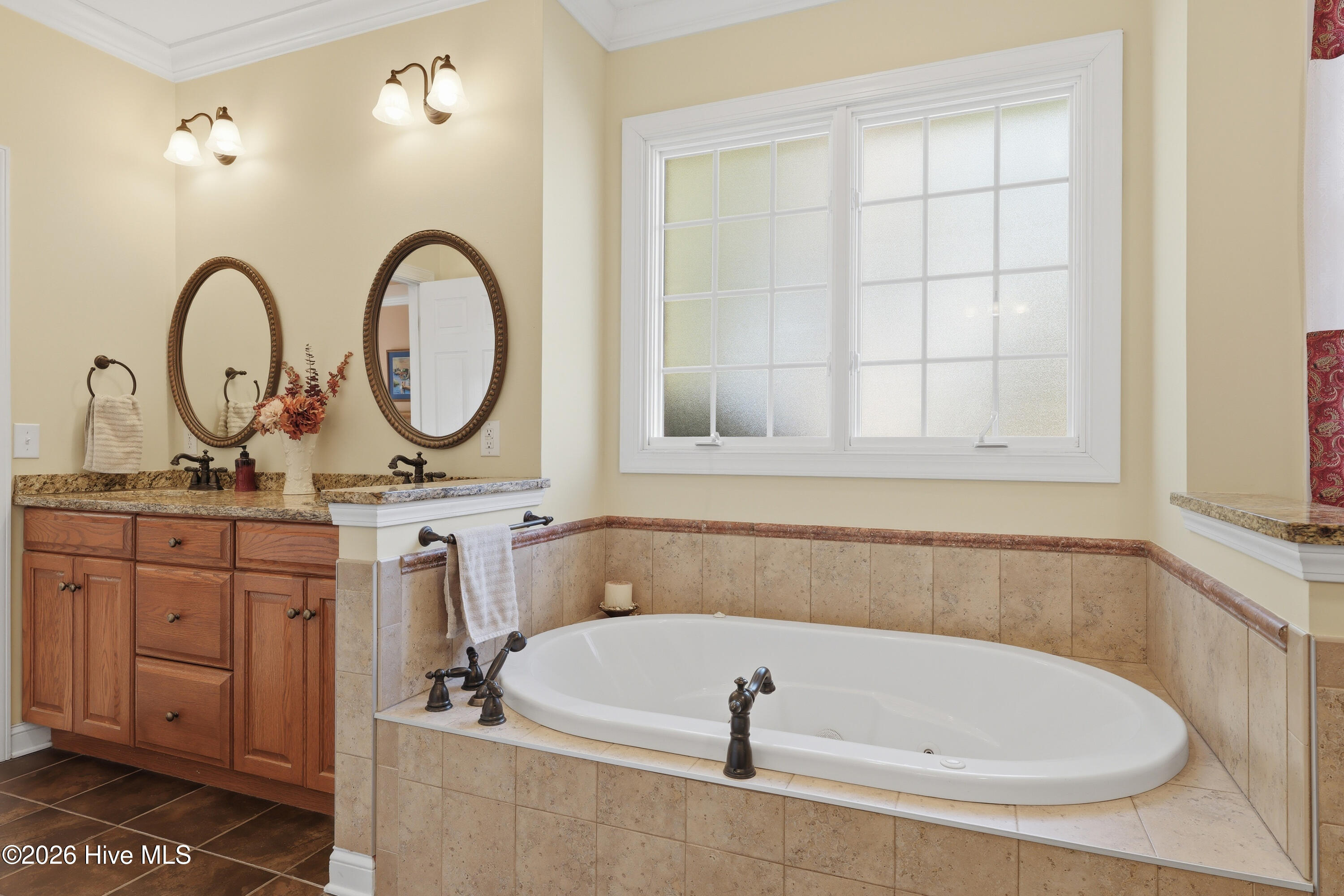 100558139 | Photo 43