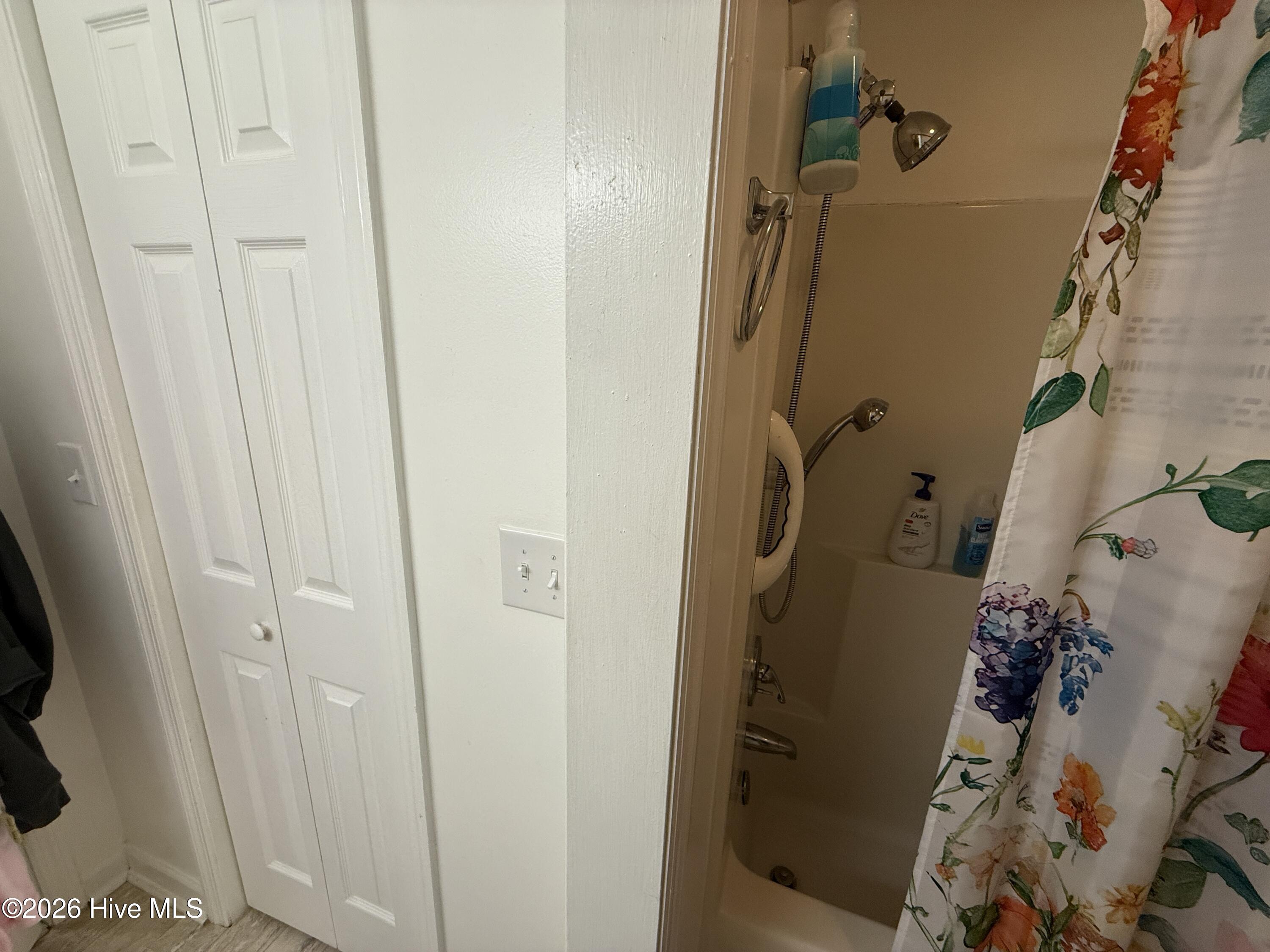 100558019 | Photo 12