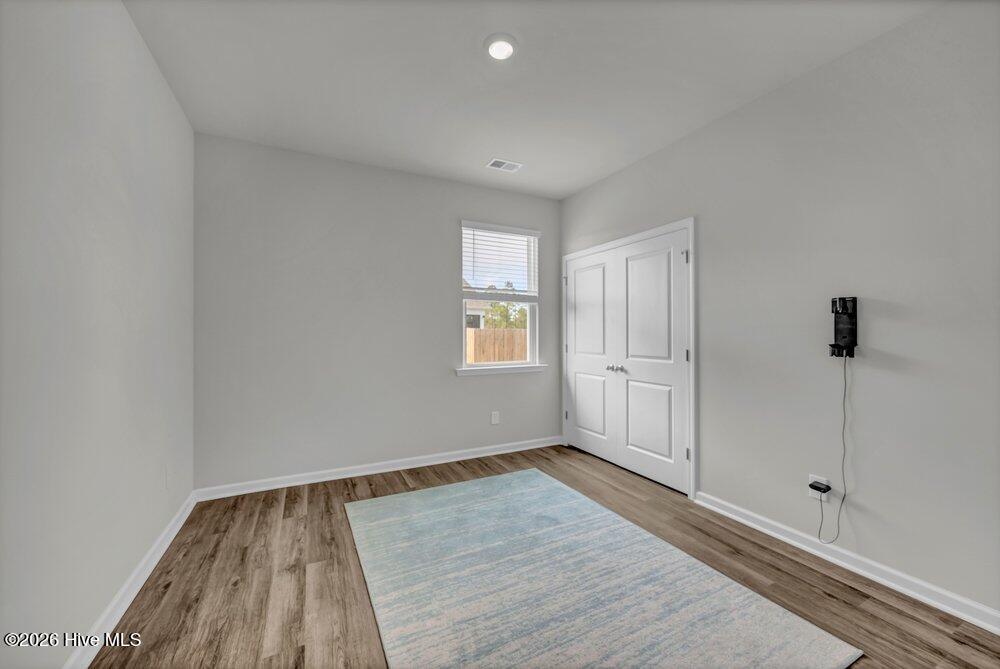 100561956 | Photo 25