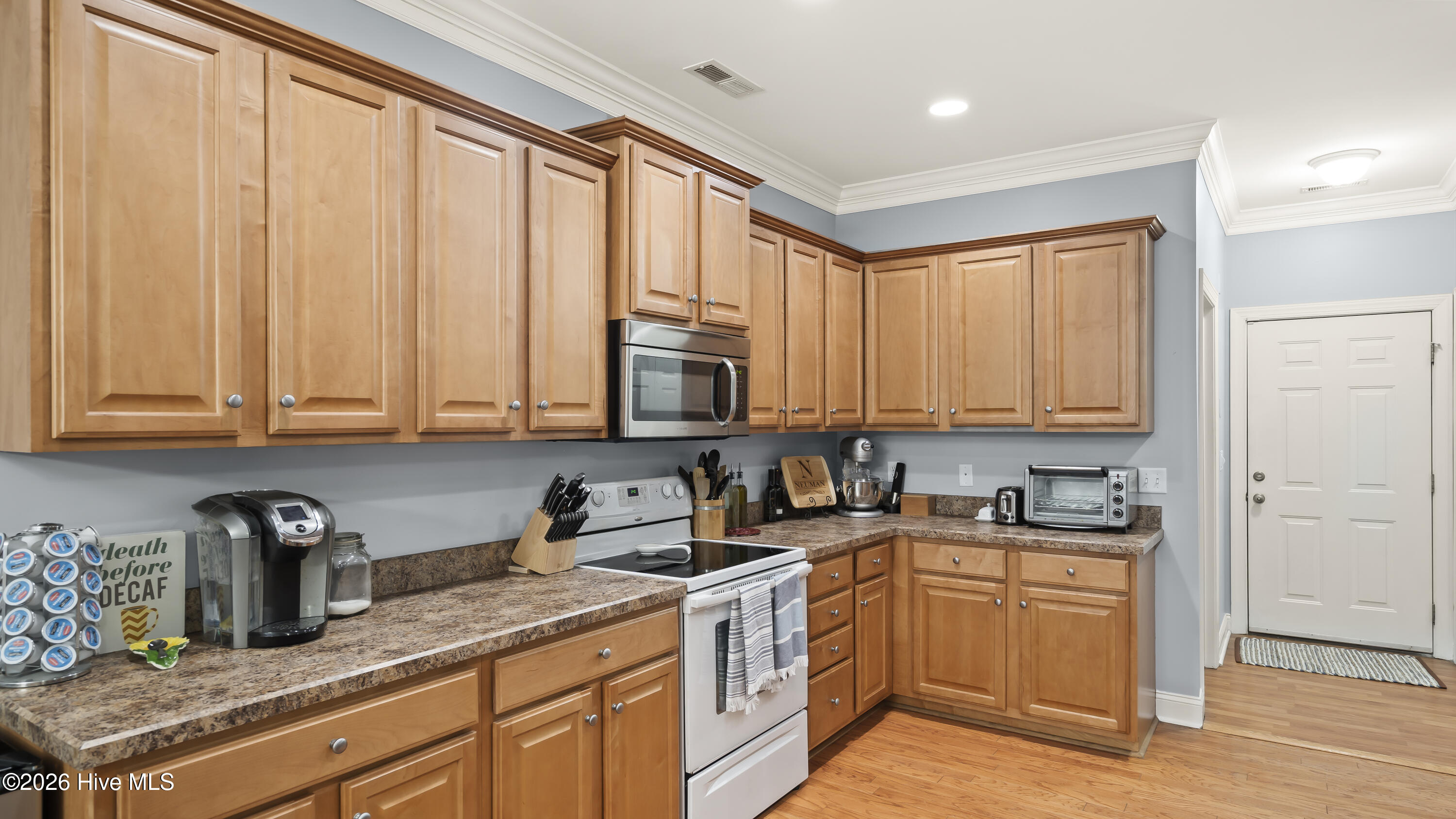 100566448 | Photo 14