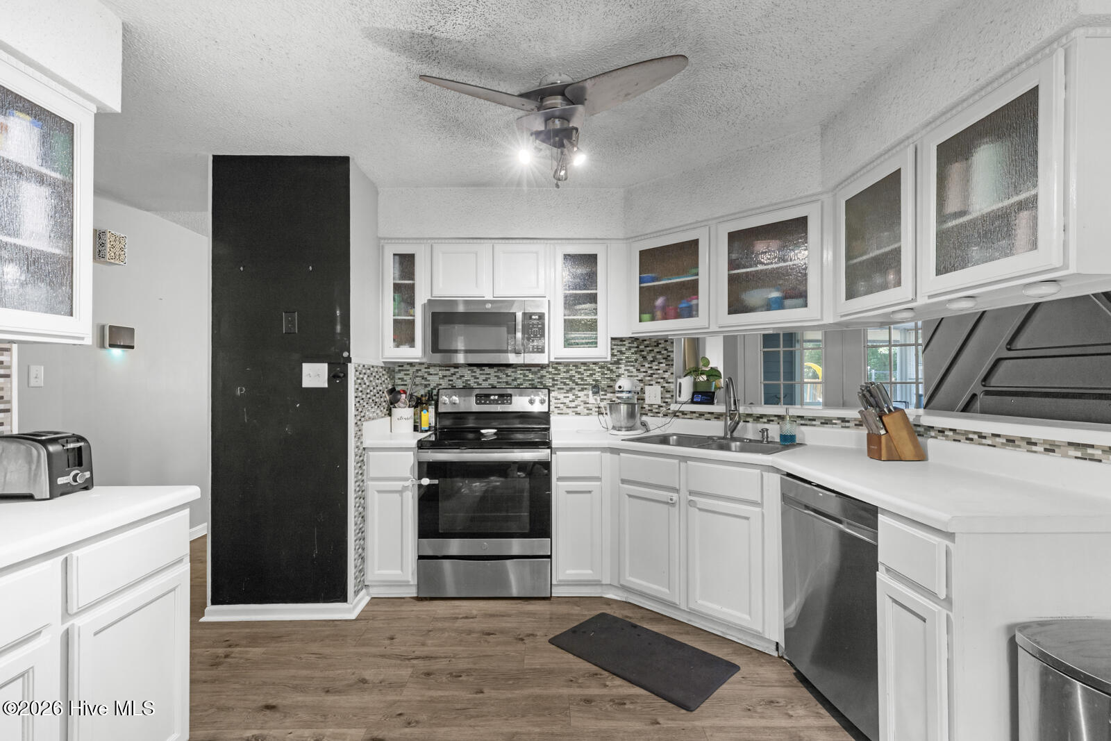 100570070 | Photo 13