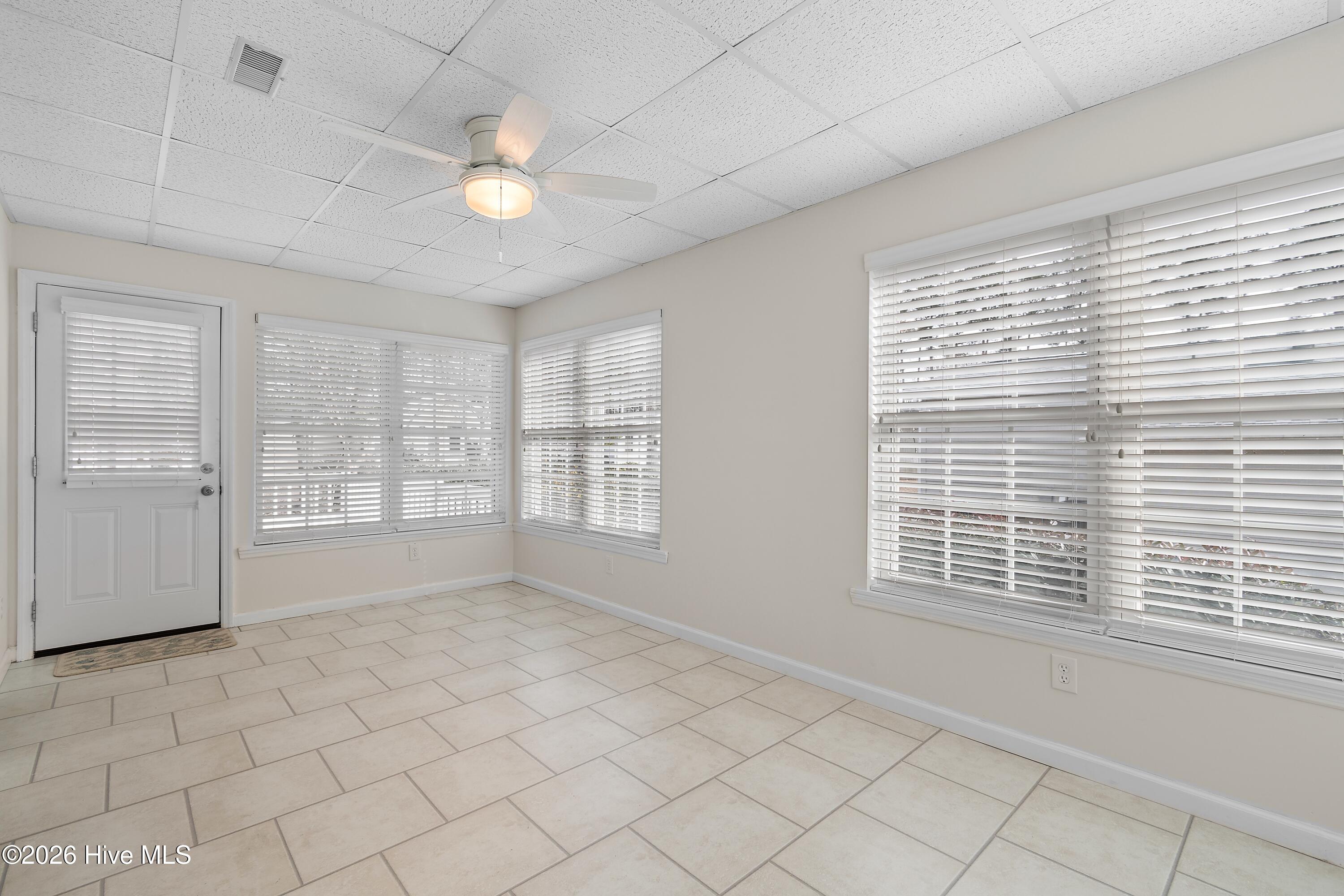 100550684 | Photo 29