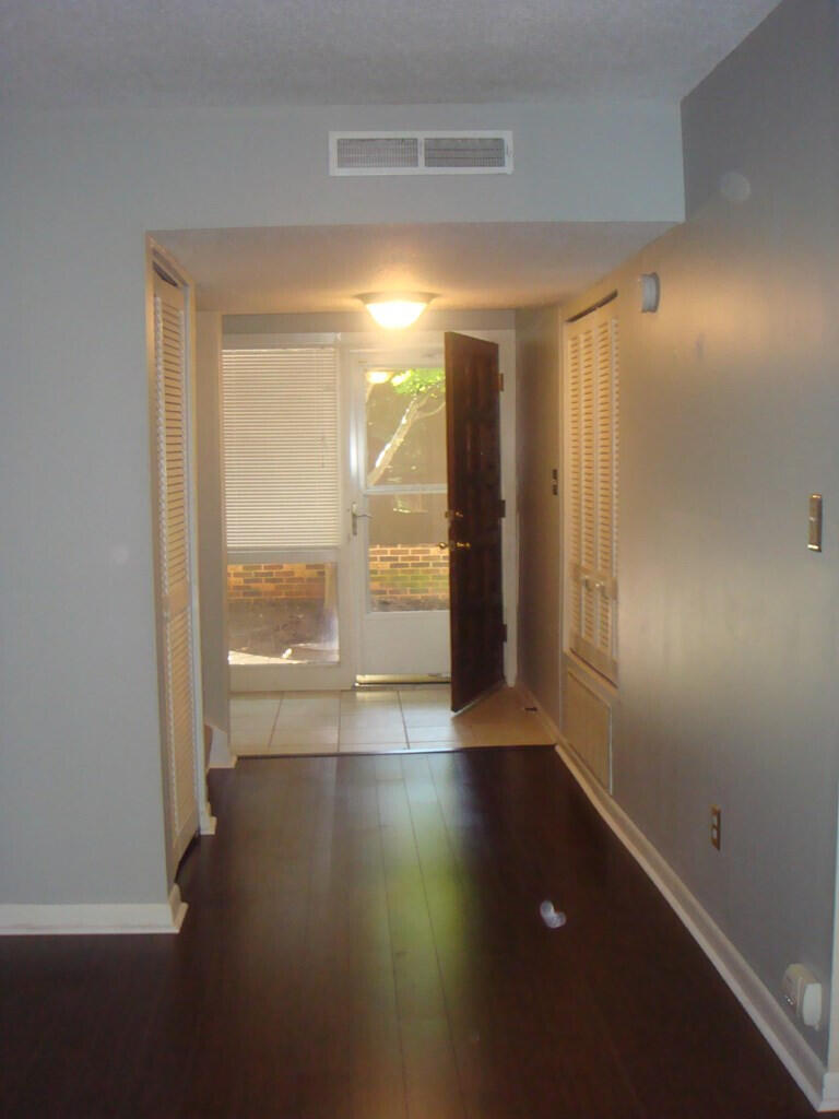 PRE350 Foyer from rear entry