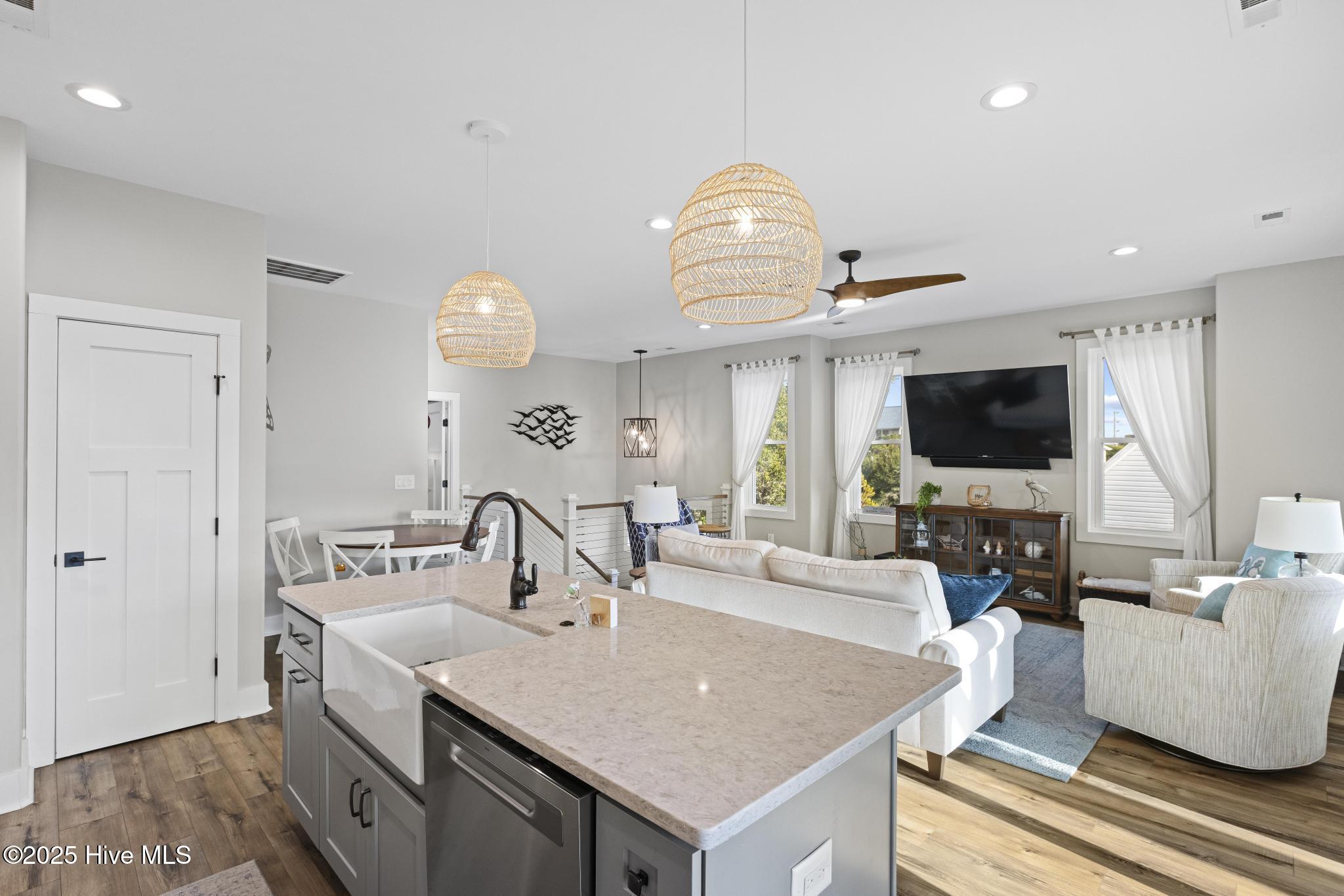 22 Sandy Lane, Surf City, NC 28445 – photo 12: 425A3012