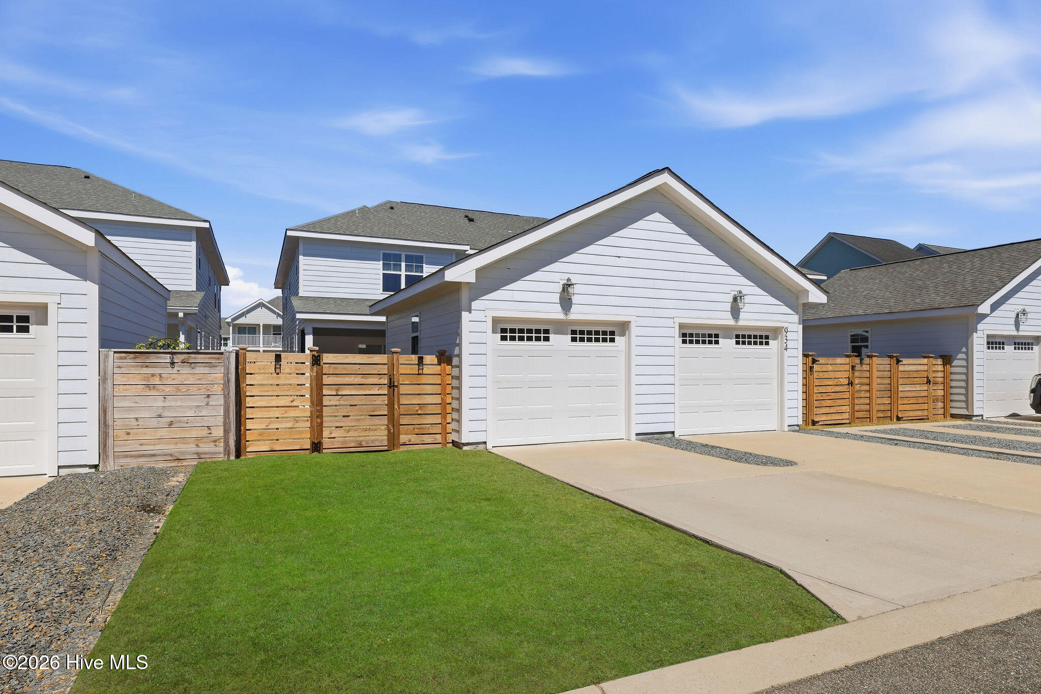 100553298 | Photo 27