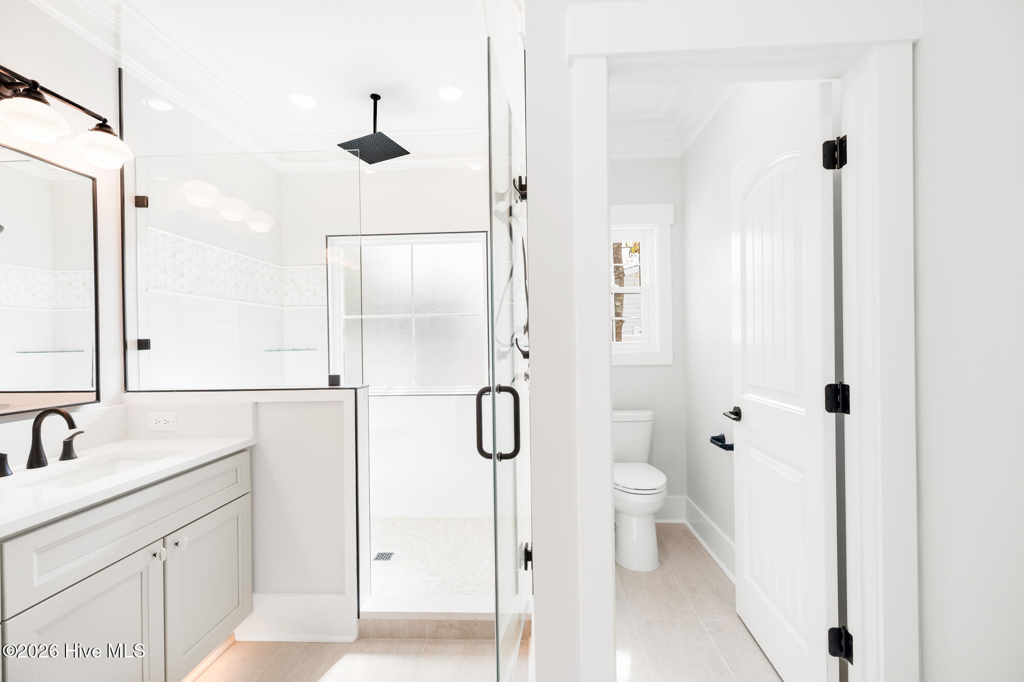 100516675 | Photo 45