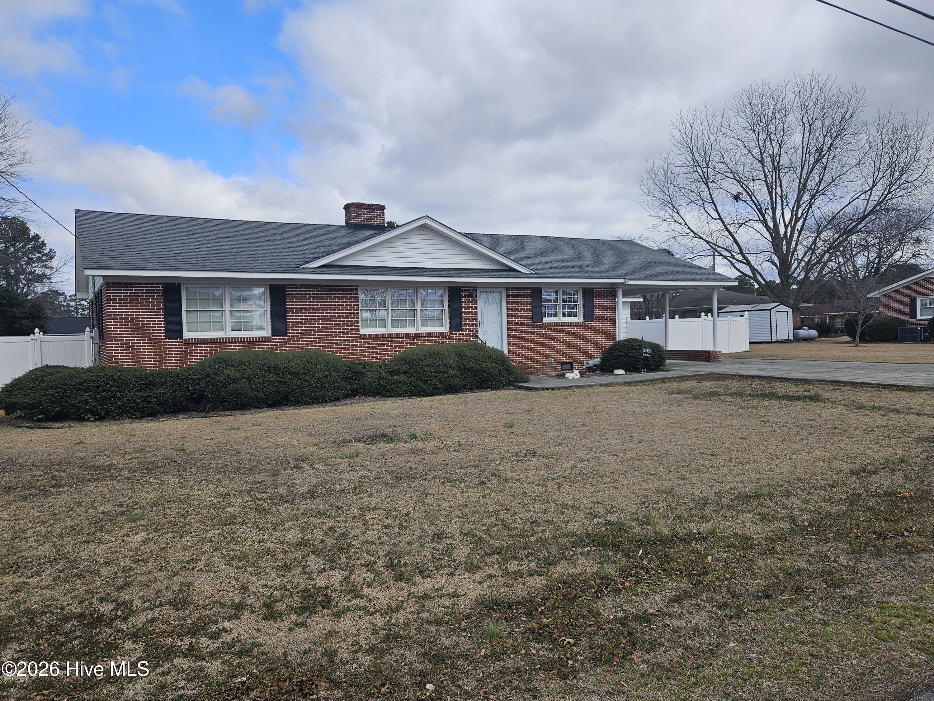 Homes for sale in Clinton, NC | 309 Fairfax St, Clinton, NC 28328 | MLS# 100556787