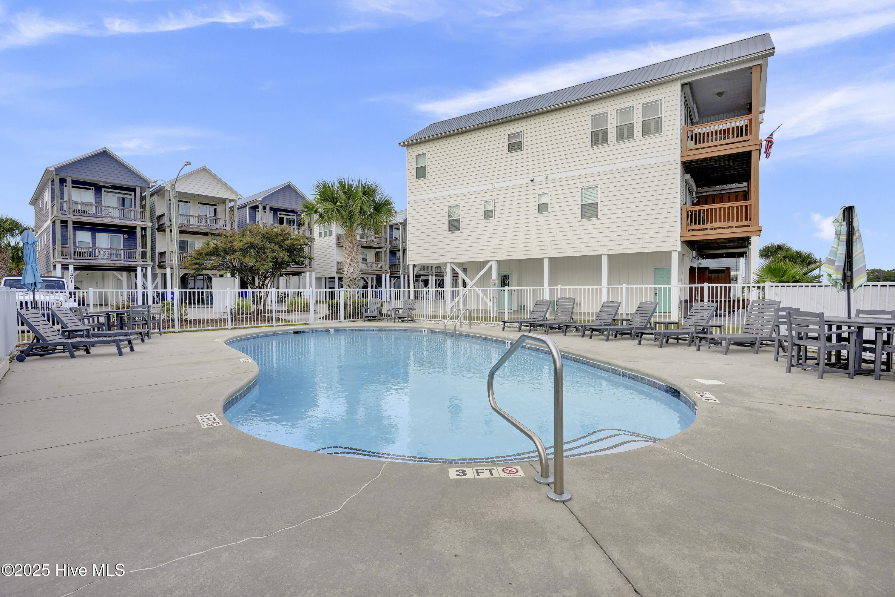 100532685 | Photo 55