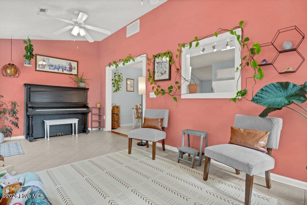 100551608 | Photo 13