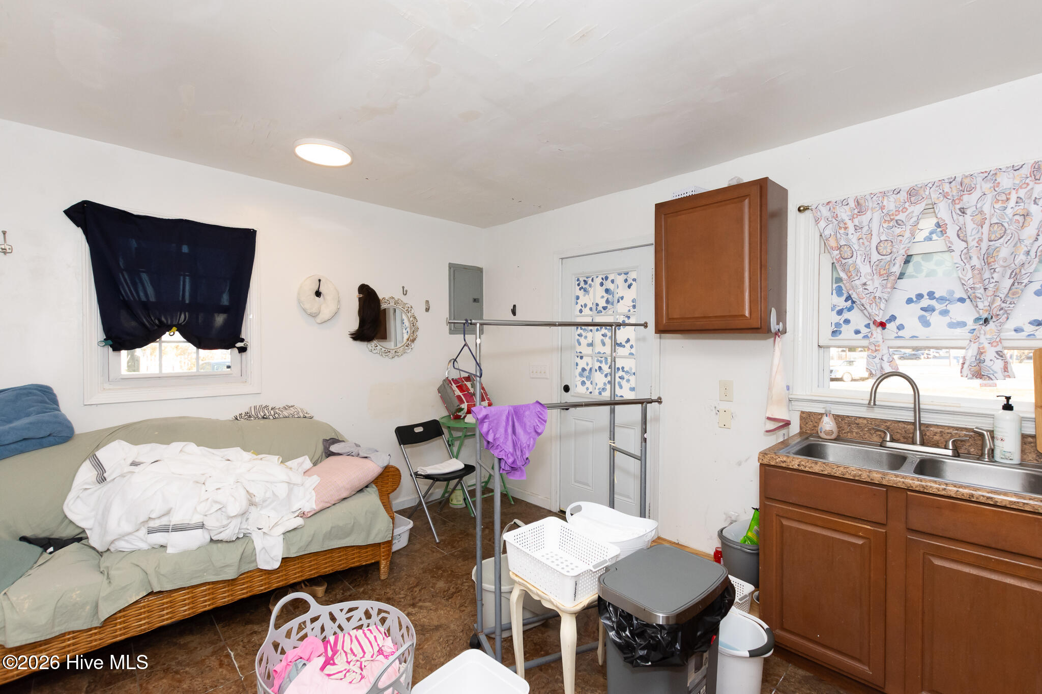 100549393 | Photo 28