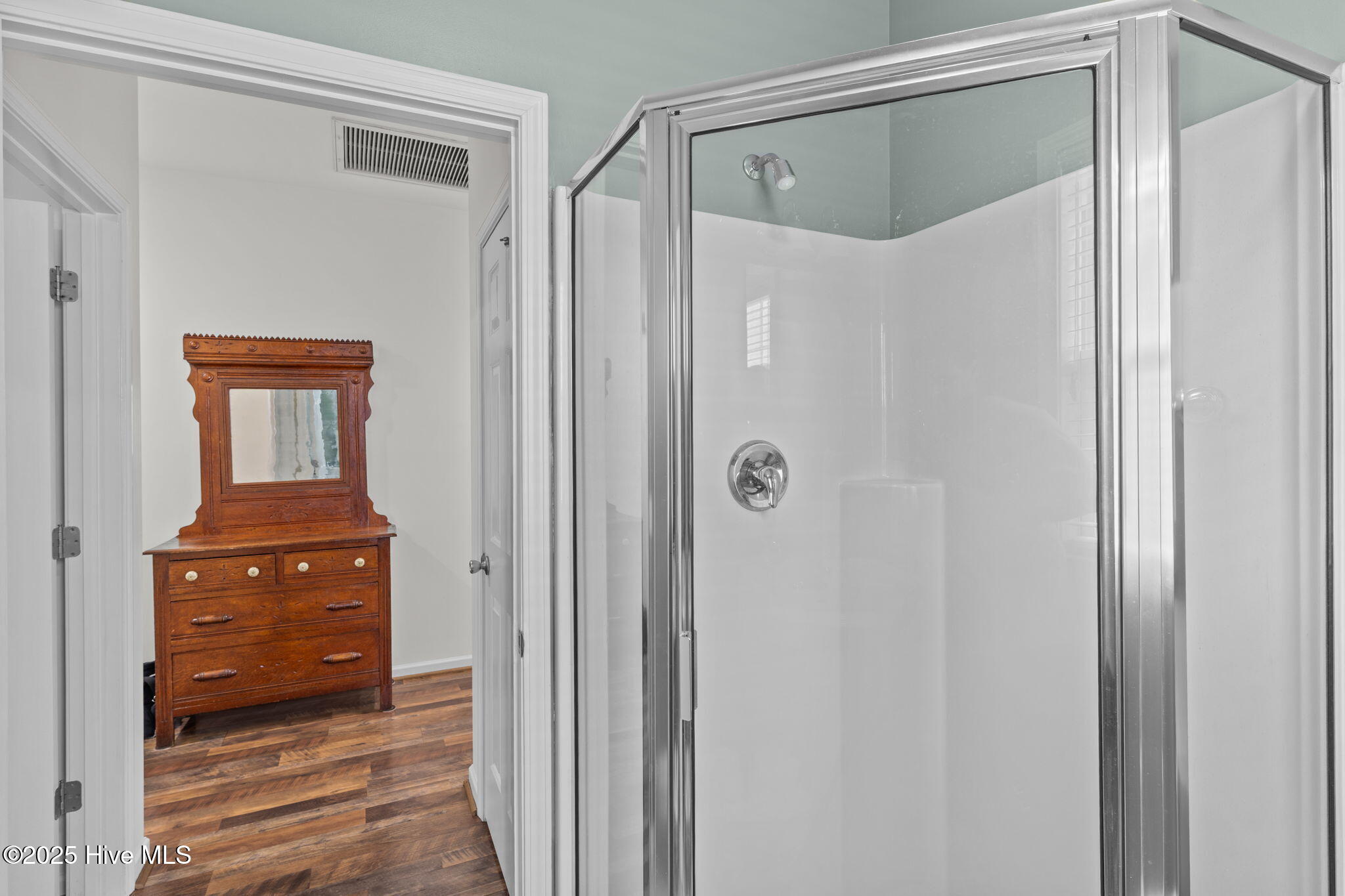 100522397 | Photo 43