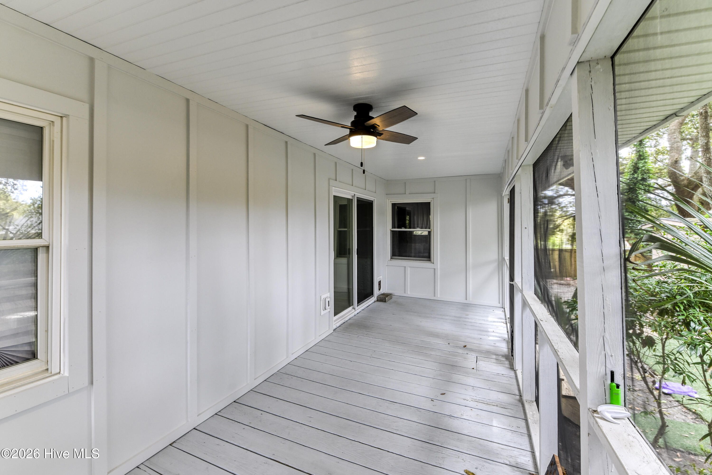 100566355 | Photo 35