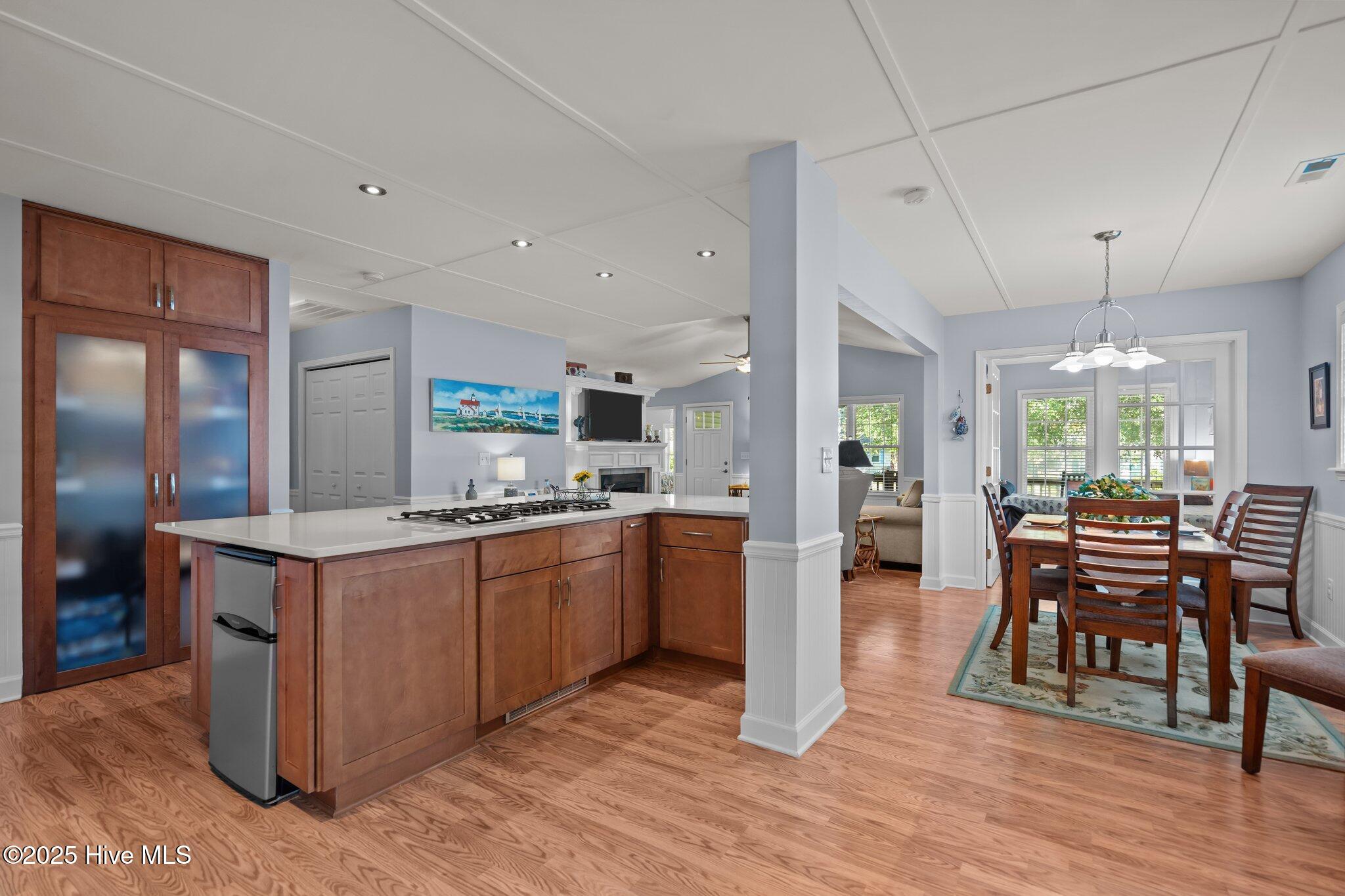 100516795 | Photo 16