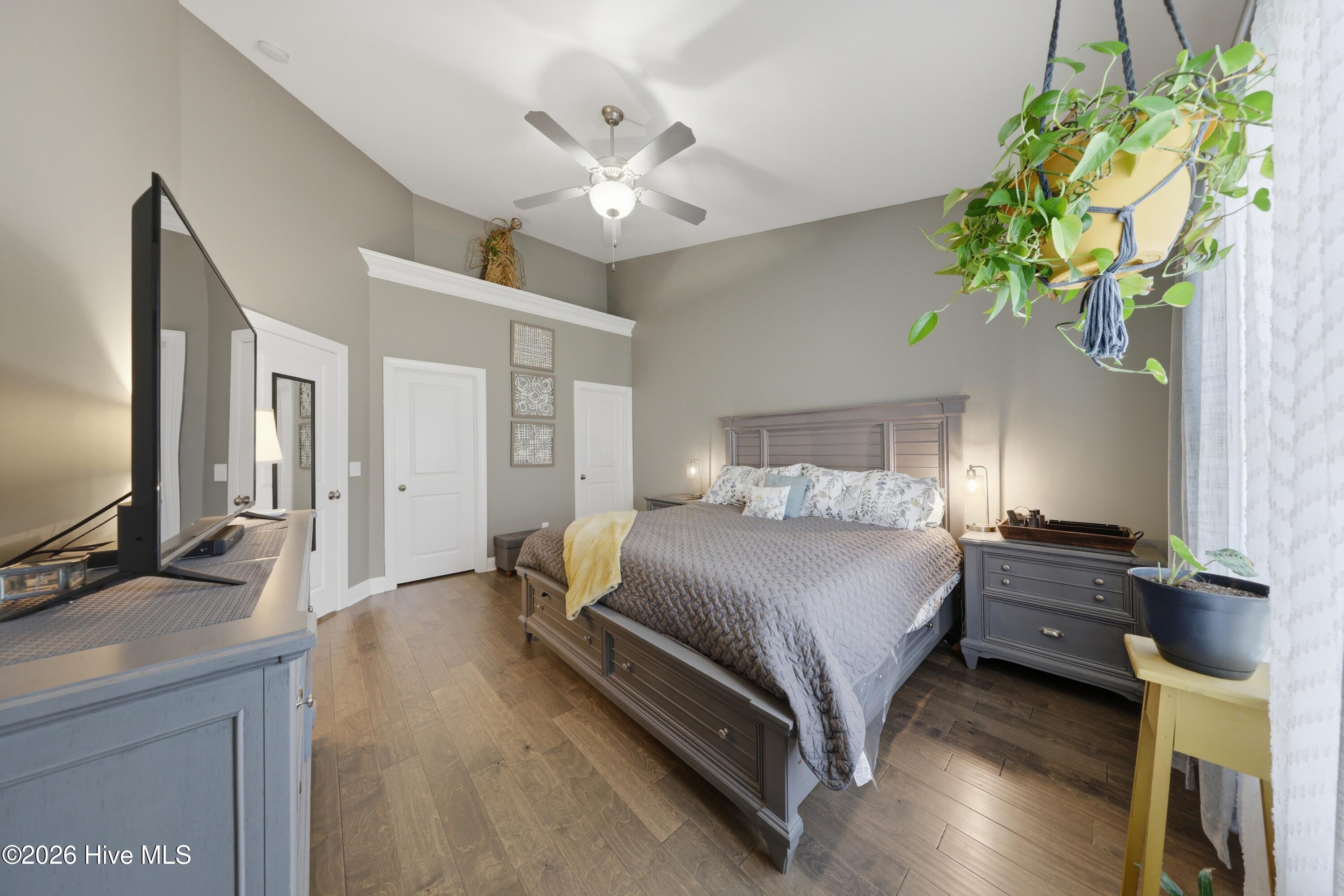 100561960 | Photo 16