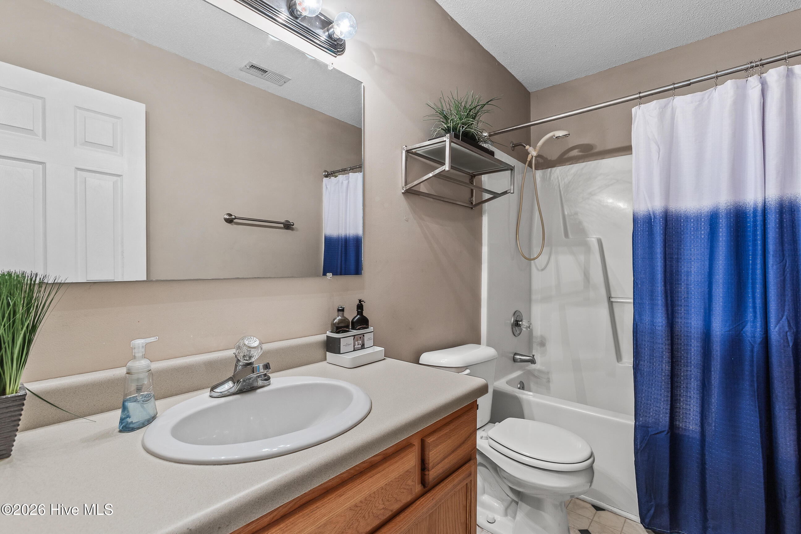 100566424 | Photo 18