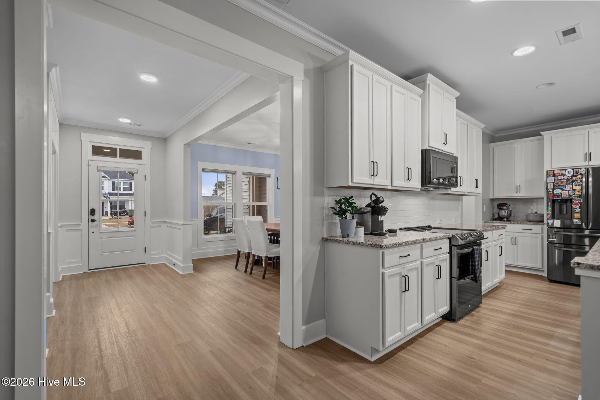 100549684 | Photo 12