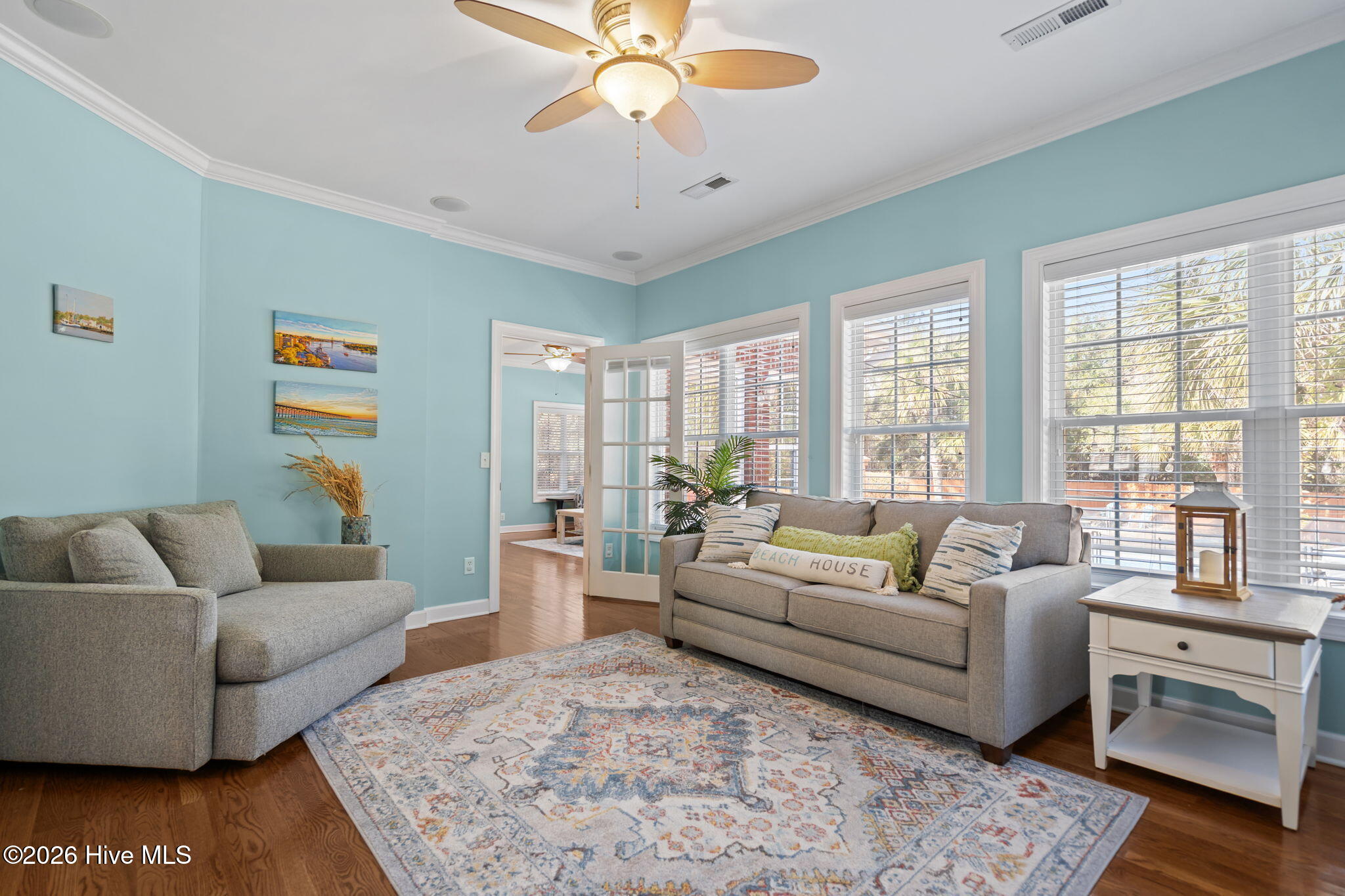 100559700 | Photo 25