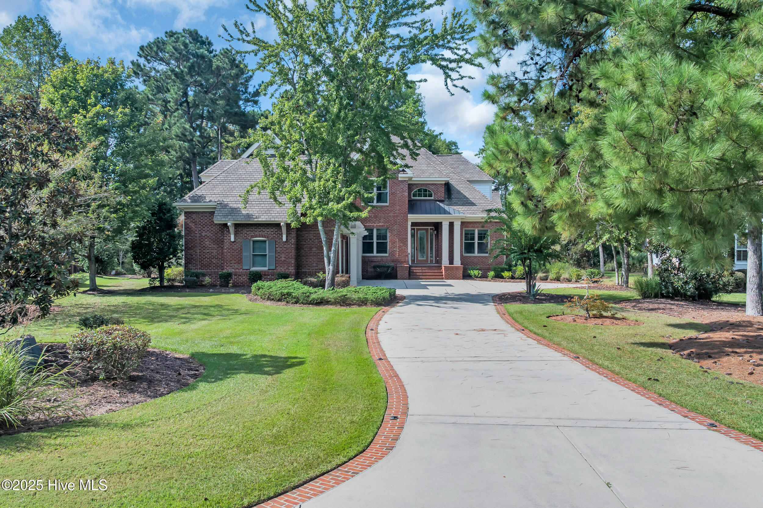 100533787 | Photo 46