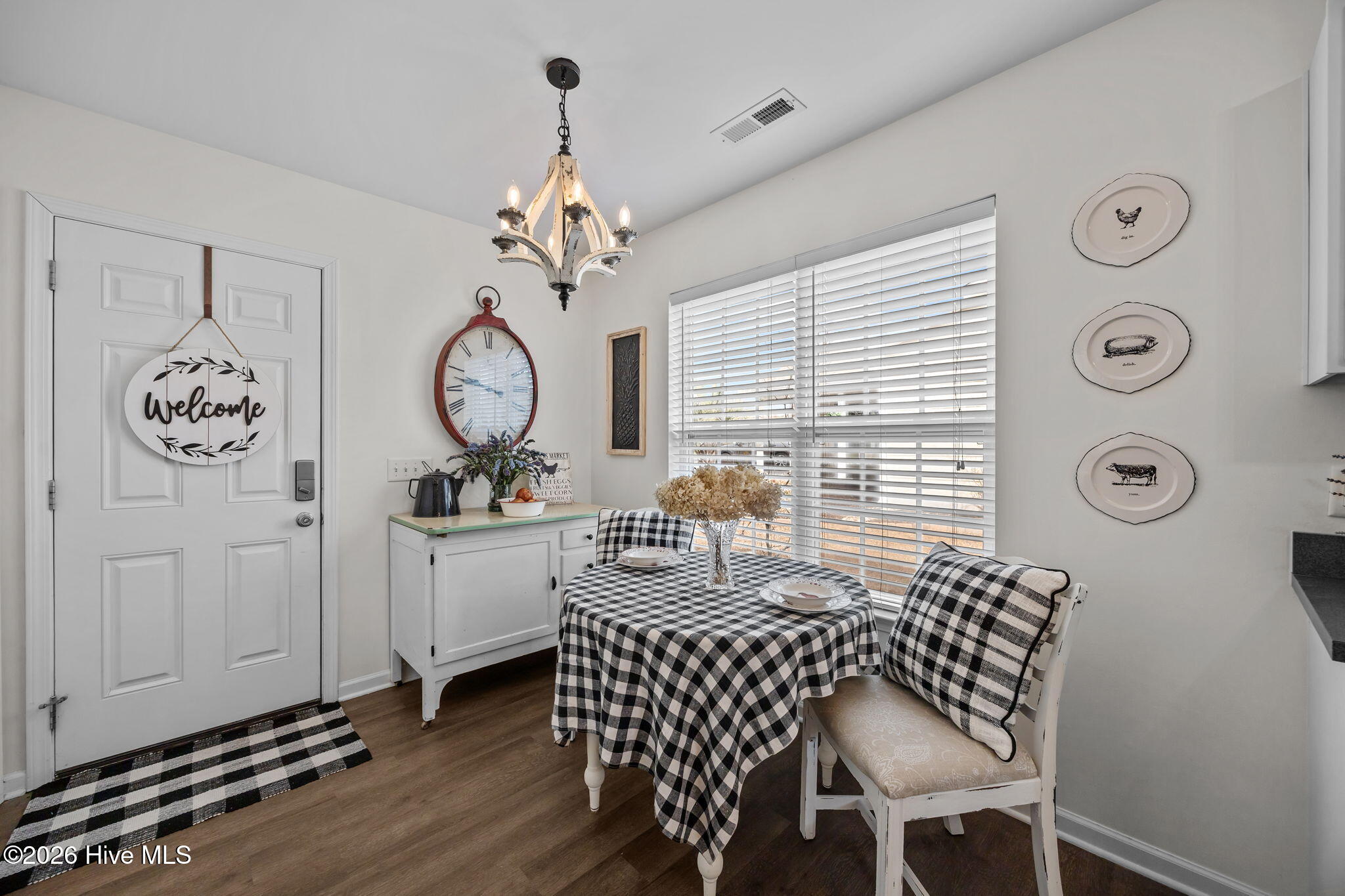 100557016 | Photo 20