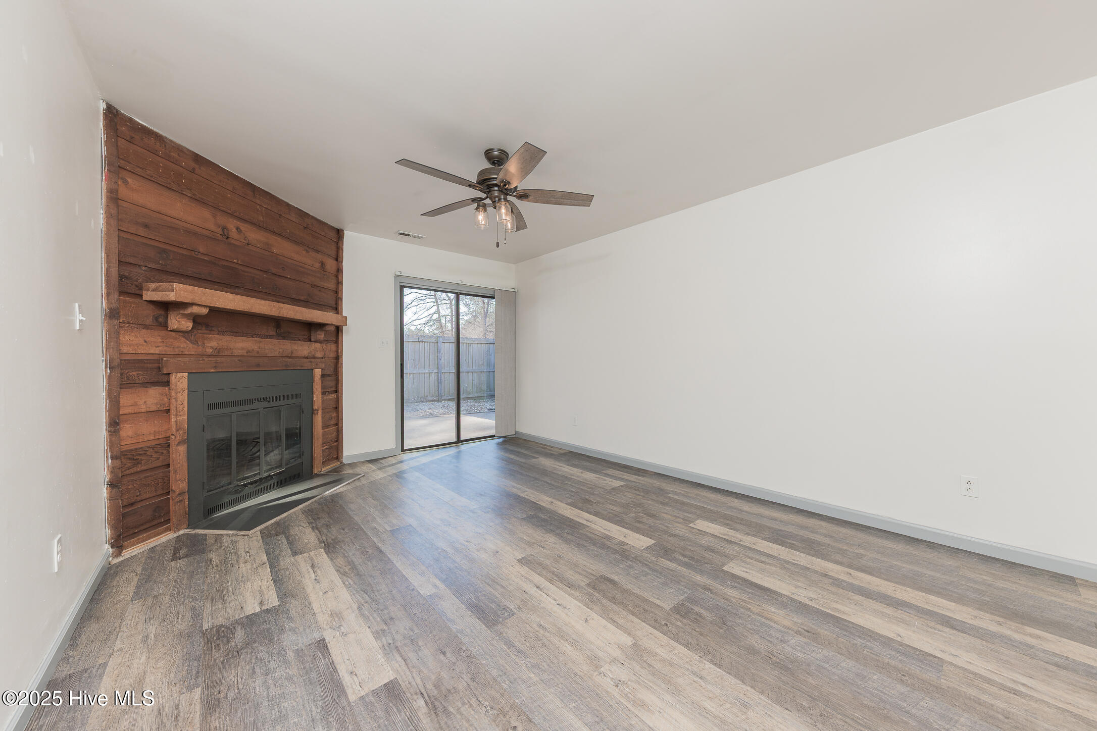 100546793 | Photo 14