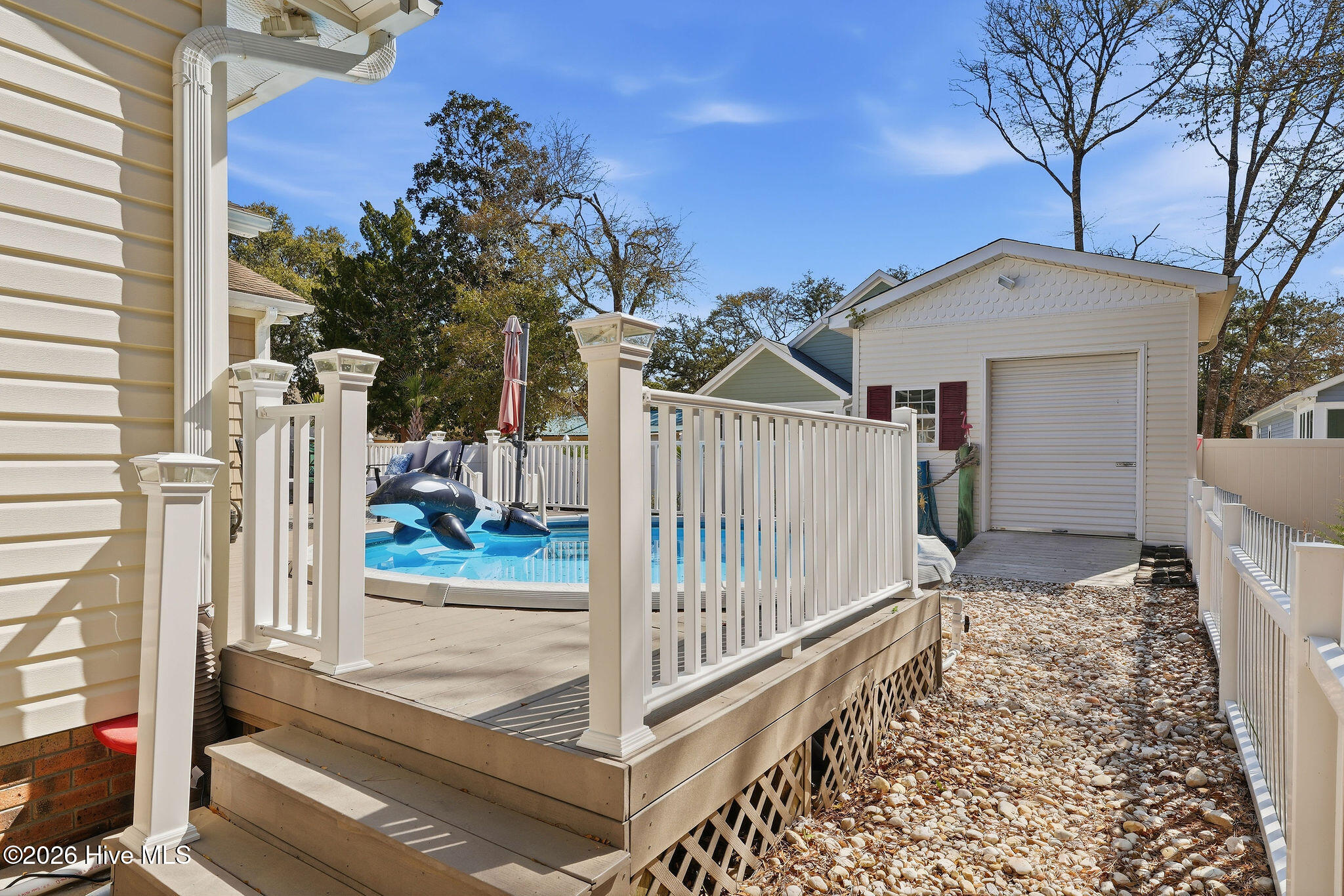 100564748 | Photo 11