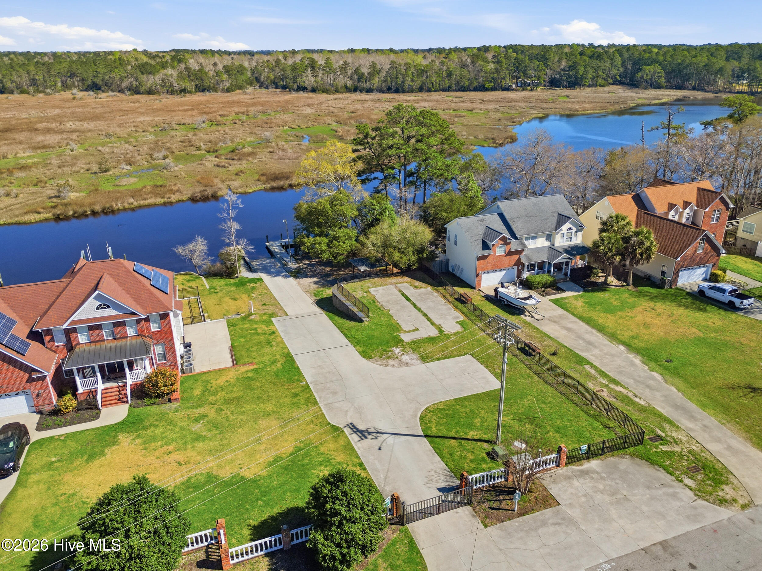 100562917 | Photo 53