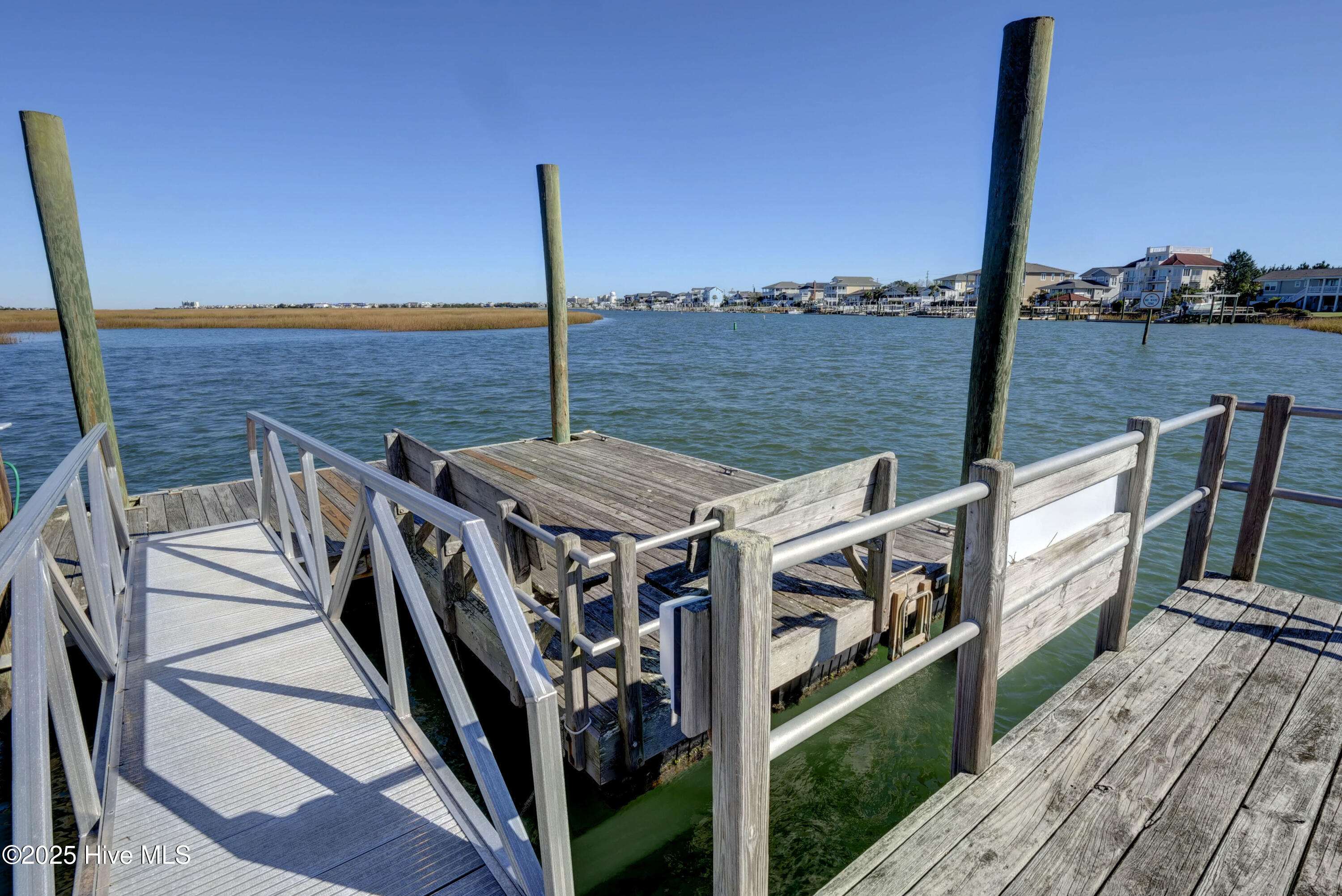 100532571 | Photo 41