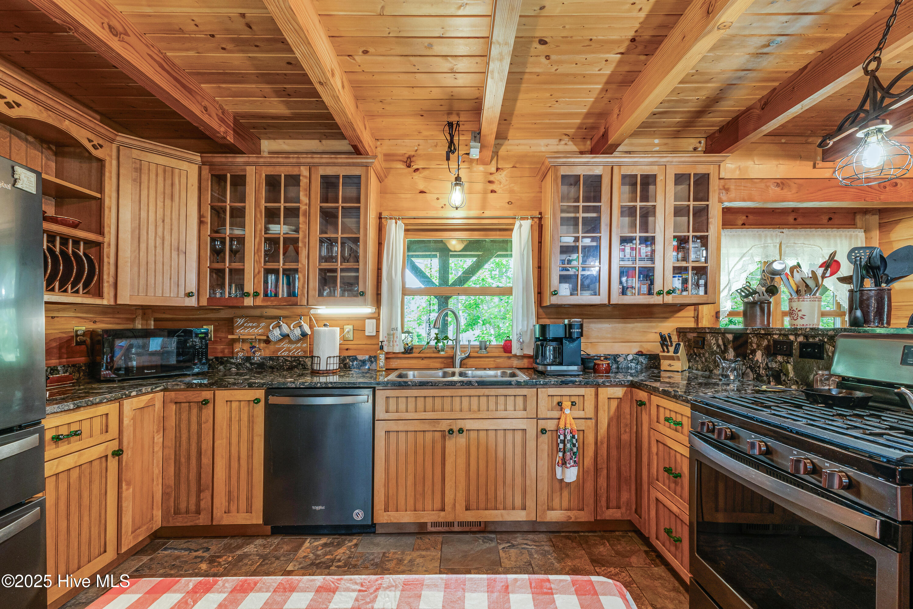 100512756 | Photo 14