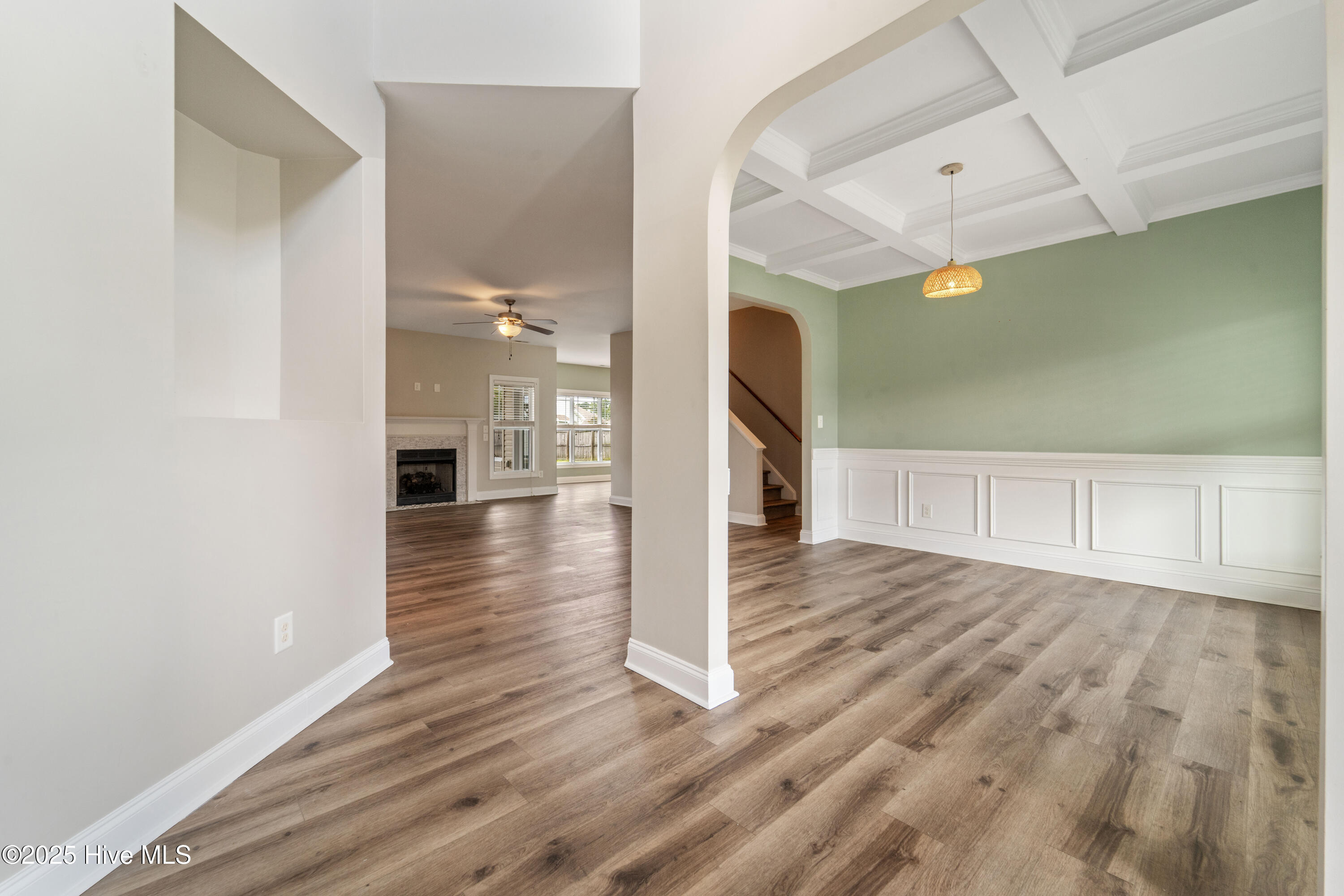 100525842 | Photo 11