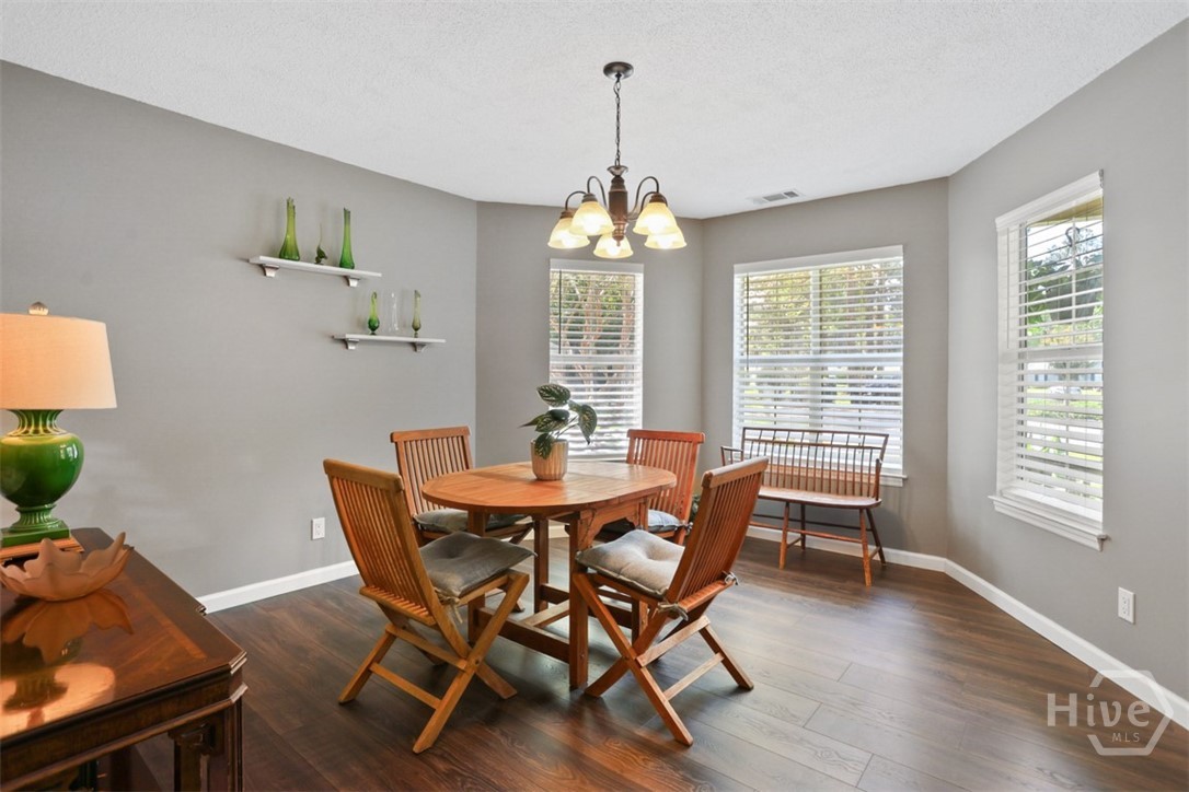 10 W Sagebrush Lane